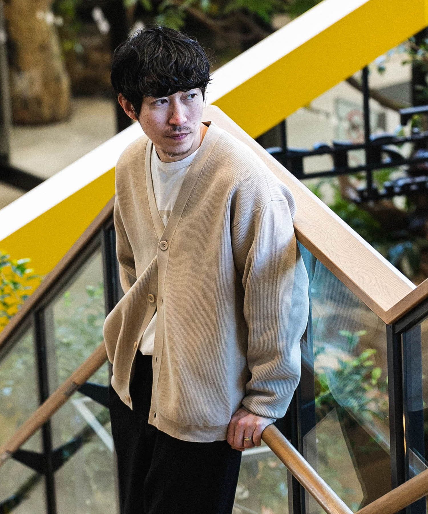 【SALE／66%OFF】URBAN RESEARCH ITEMS ポリミラノリブニット カーディガン アーバンリサーチアイテムズ トップス カーディガン ホワイト ブラックのサムネイル