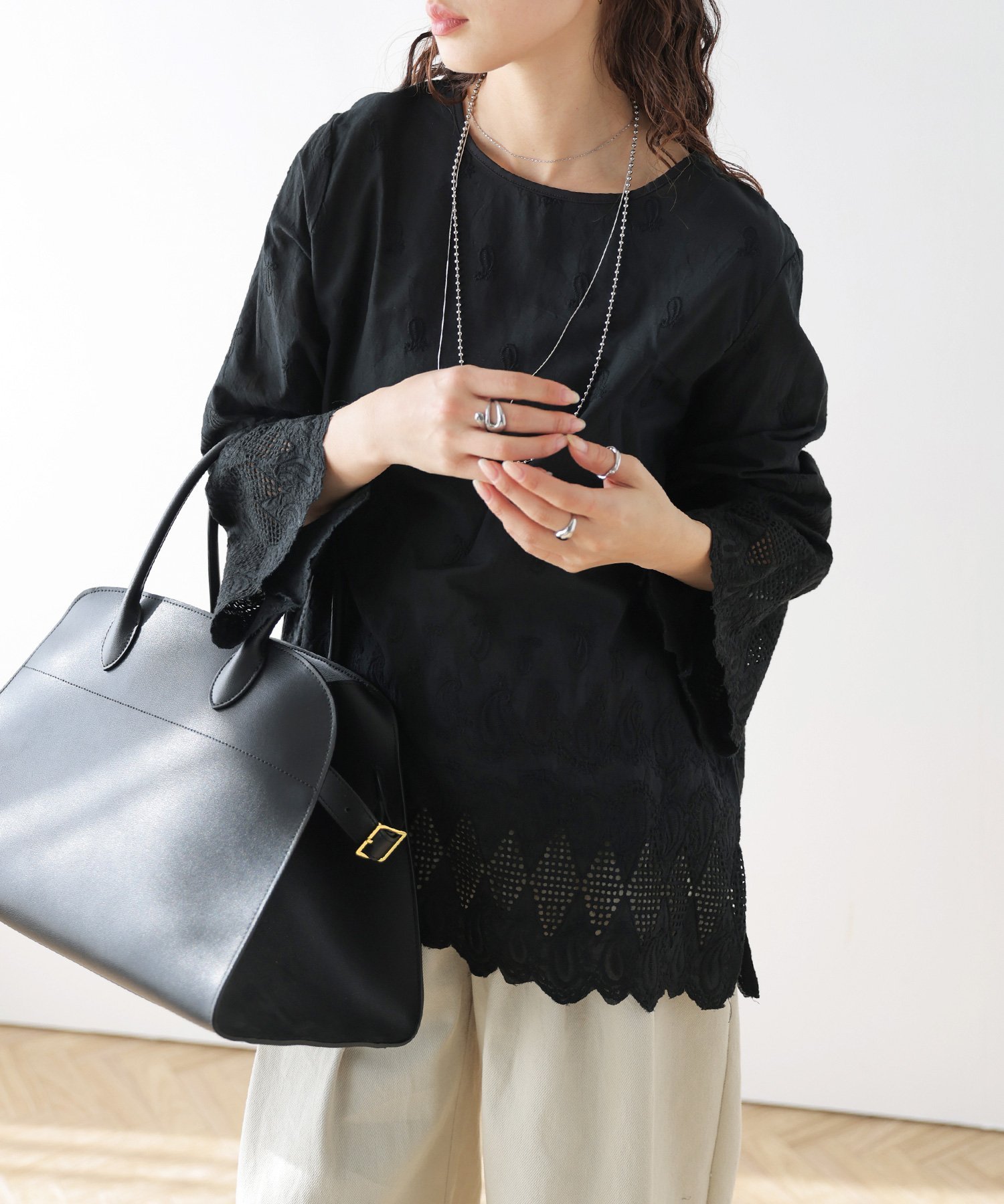 La-gemme ペイズリー刺繍レーストップス ラジュール トップス カットソー・Tシャツ ホワイト ブラック