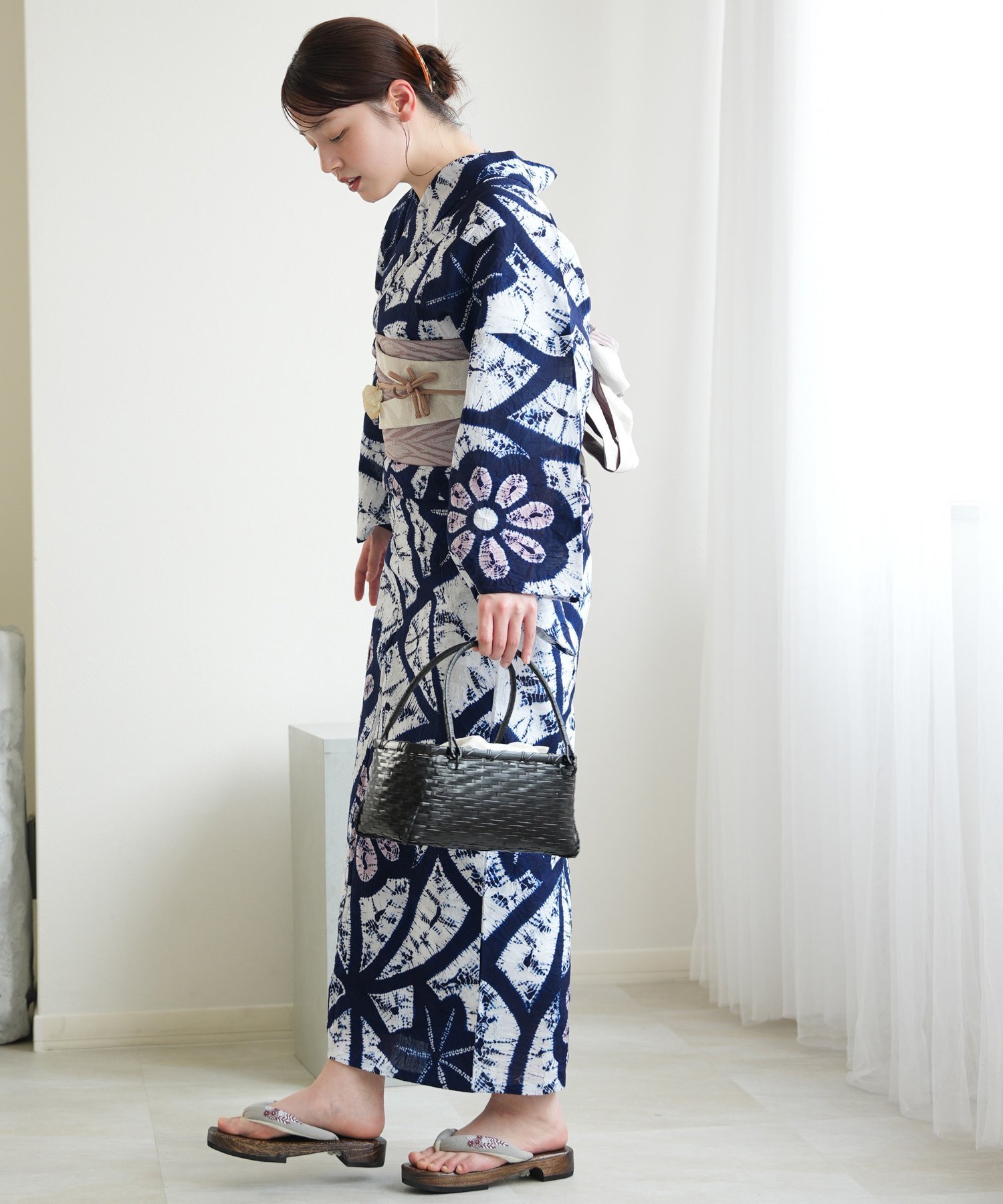 Rakuten Fashionのutatane utatane 有松絞り 浴衣 セット 花格子 極み ウタタネ 着物・浴衣・和装小物 浴衣【送料無料】｜アングル3