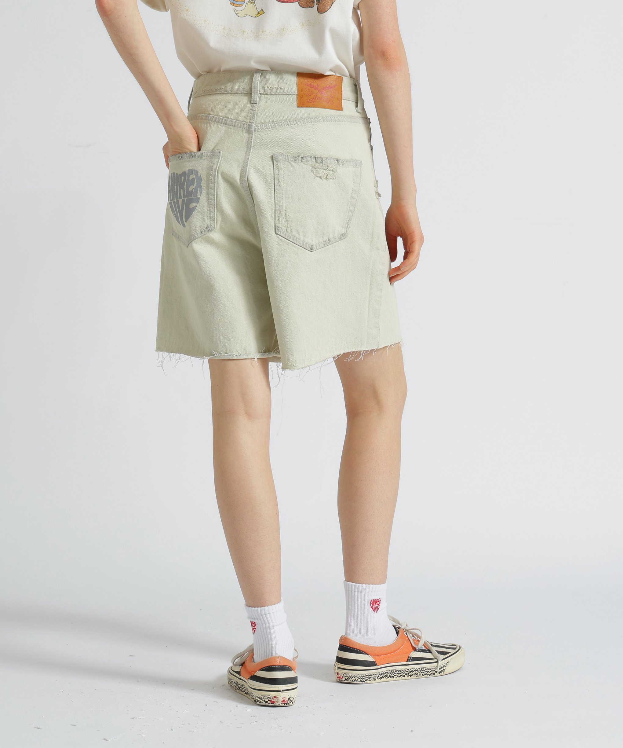 《WOMAN/直営店限定》HEART SHORT PANTS/ハートショートパンツ アヴィレックス パンツ ジーンズ・デニムパンツ ホワイト
