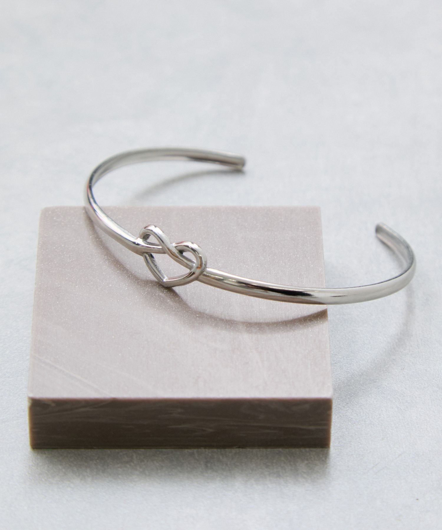 【SALE／30%OFF】VIS ハートノットバングル ビス アクセサリー・腕時計 ブレスレット・バングル シルバー