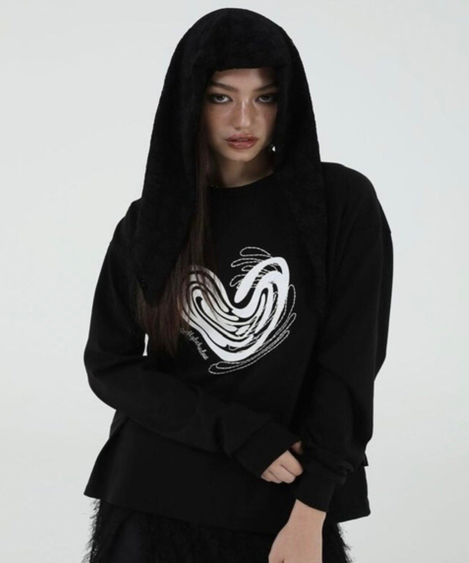 Uglyshadow 【Uglyshadow】HEART LONG SLEEVED TOP ネバーマインドザエックスユー／チカシツプラス トップス カットソー・Tシャツ ブラック ホワイト