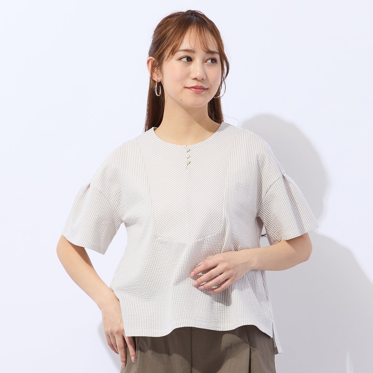 Liliane Burty Eclat 【洗える】シアサッカープルオーバーTシャツ リリアンビューティ エクラ トップス カットソー・Tシャツ ベージュ ホワイト