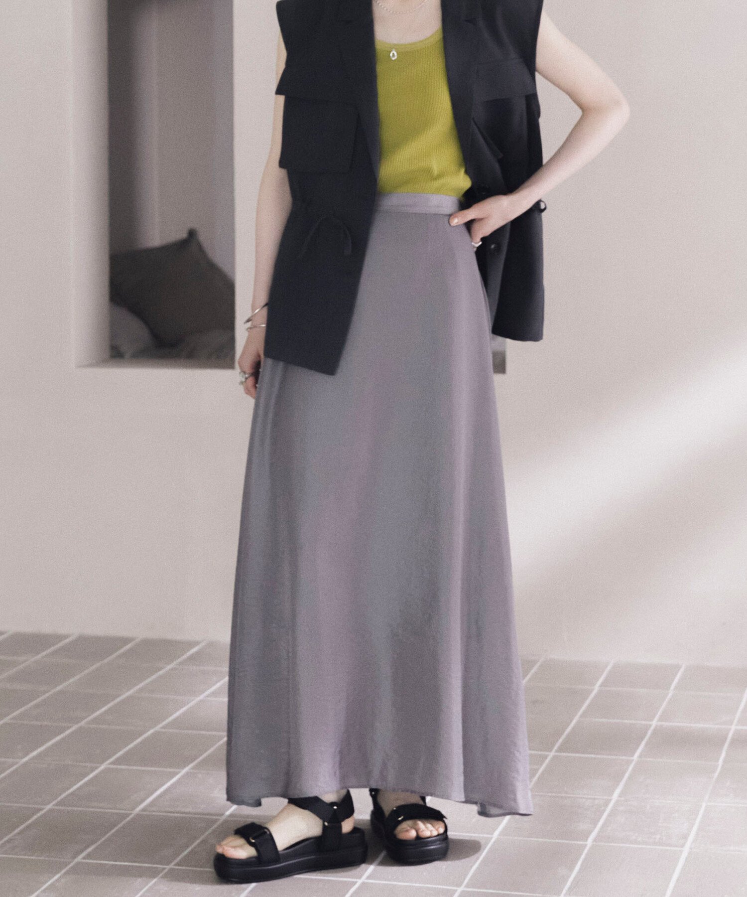 DOUX ARCHIVES サテンフレアスカート ドゥアルシーヴ スカート ロング・マキシスカート グレー ベージュ ブラウン【送料無料】のサムネイル