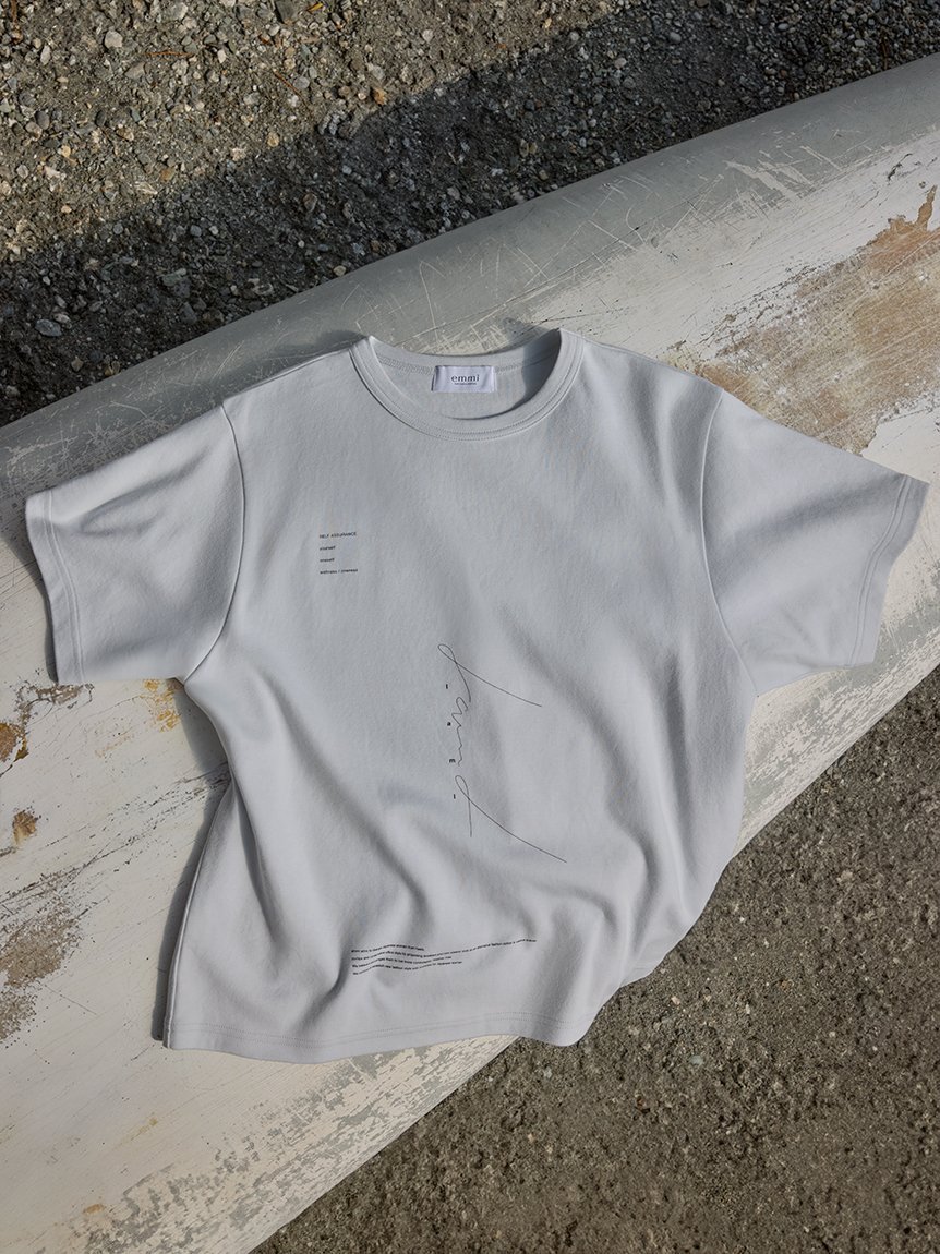 【SALE／40%OFF】emmi 【IPSA/emmi】コラボプリントTシャツ エミ トップス カットソー・Tシャツ ホワイト ブルー【送料無料】