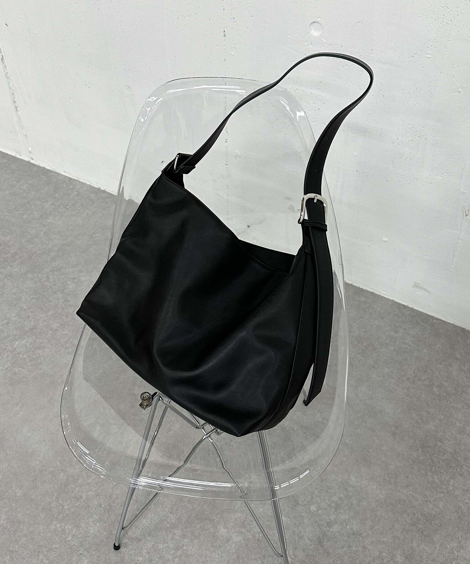 【SALE／50%OFF】archives 合皮ワンショルトート アルシーヴ バッグ その他のバッグ ブラック