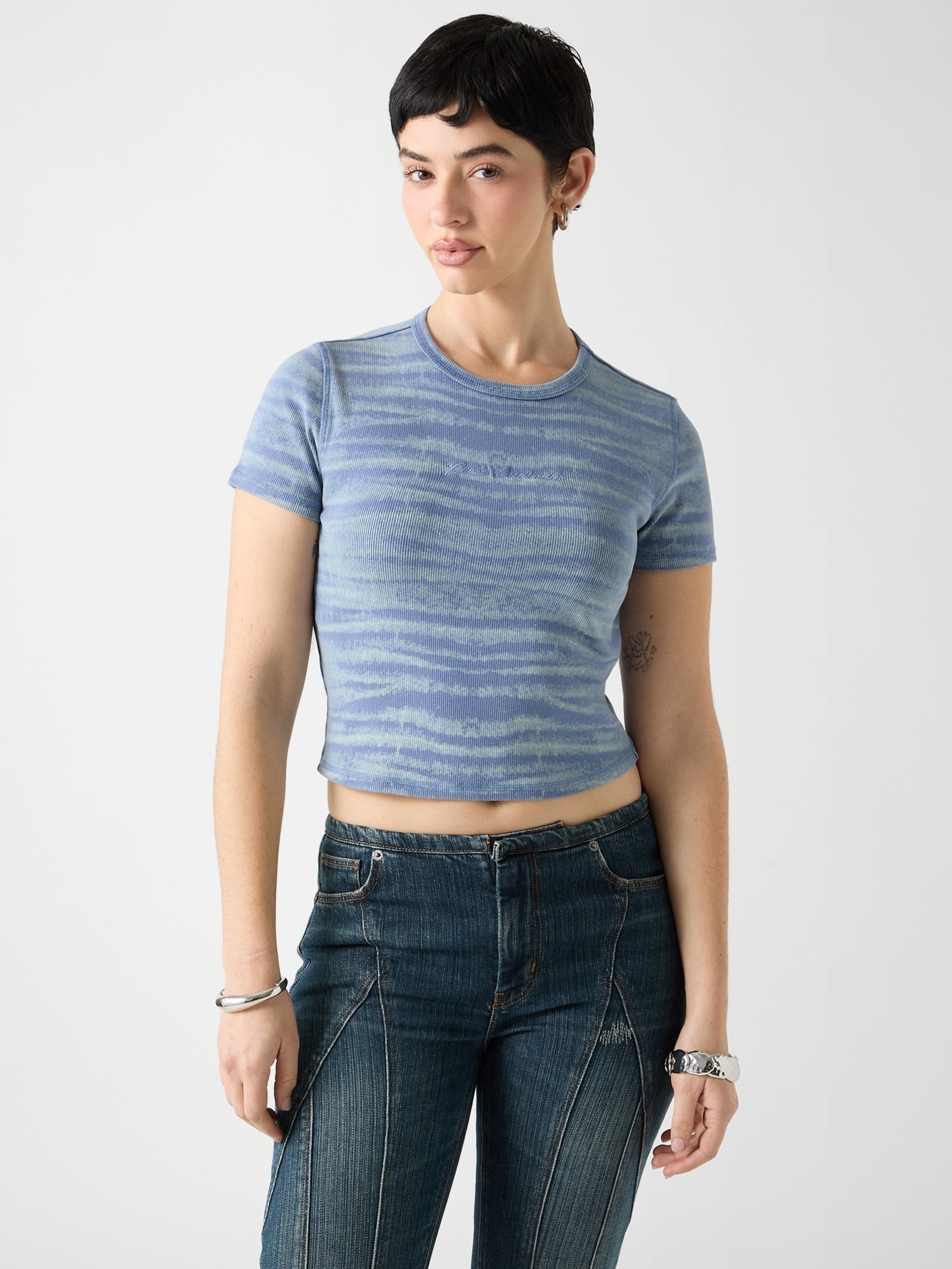 GUESS Originals GUESS Originals Tシャツ (W)ABSTRACT Denim Top ゲス トップス カットソー・Tシャツ ブルー ピンク【送料無料】