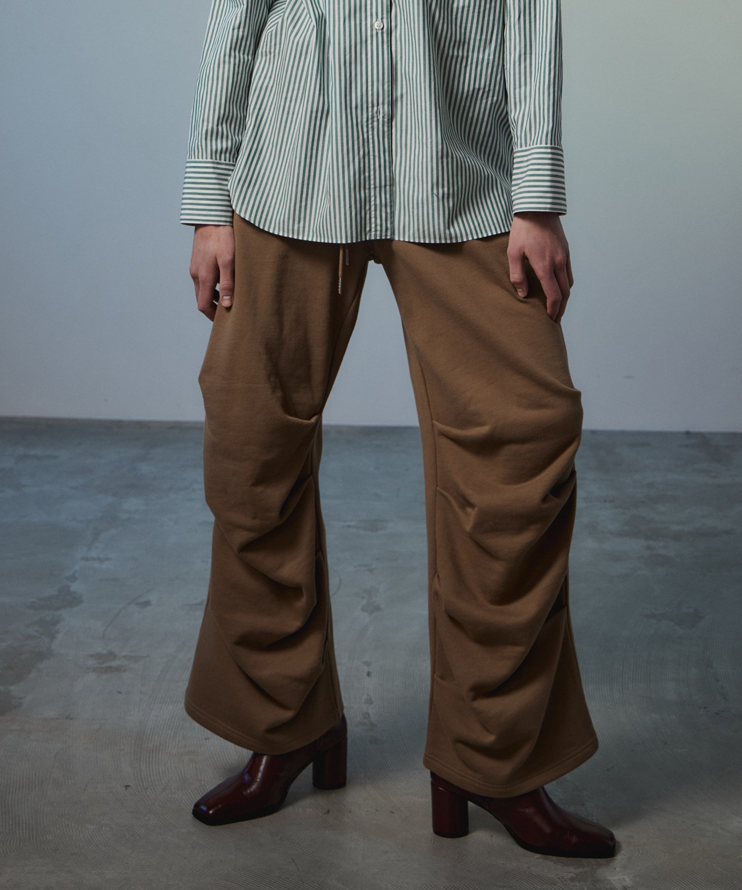 MAISON SPECIAL Hem Tuck Sweatpants メゾンスペシャル パンツ その他のパンツ グレー