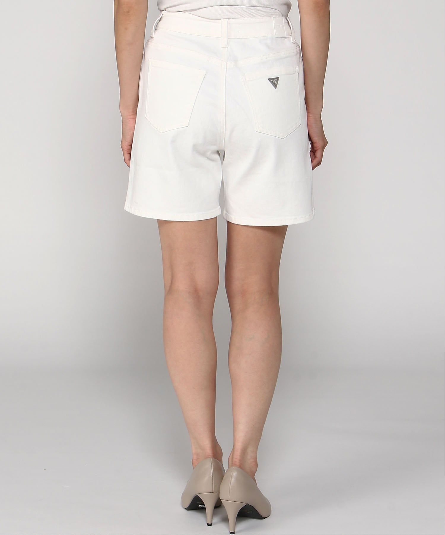 GUESS デニム ショートパンツ (W)LADIES' Denim Shorts ゲス パンツ ジーンズ・デニムパンツ ホワイト