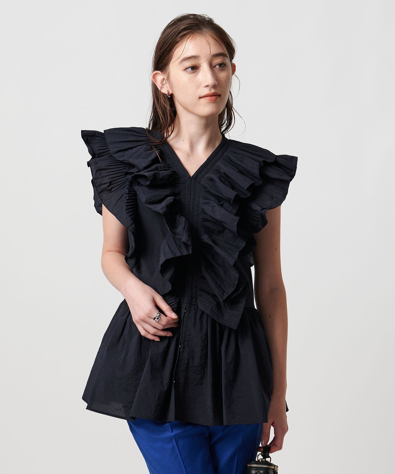 UNITED ARROWS 【＋20％ポイントバック】フリル ギャザー ブラウス ウォッシャブル ユナイテッドアローズ トップス シャツ・ブラウス ネイビー ホワイト ブラック【送料無料】のサムネイル