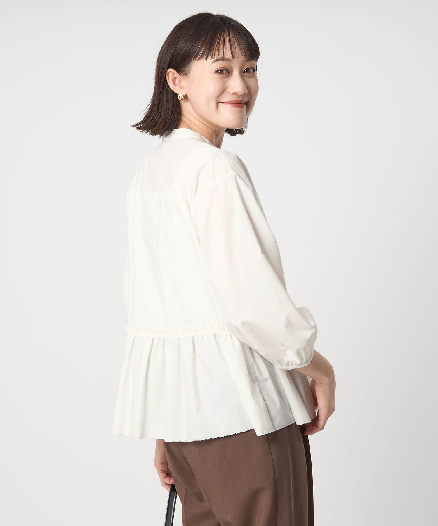 【SALE／30%OFF】UNITED ARROWS green label relaxing フリル ペプラム ブラウス ユナイテッドアローズ アウトレット トップス シャツ・ブラウス ブラウン ホワイト【送料無料】 stylife-15541635 Rakuten Fashion サンプル画像3