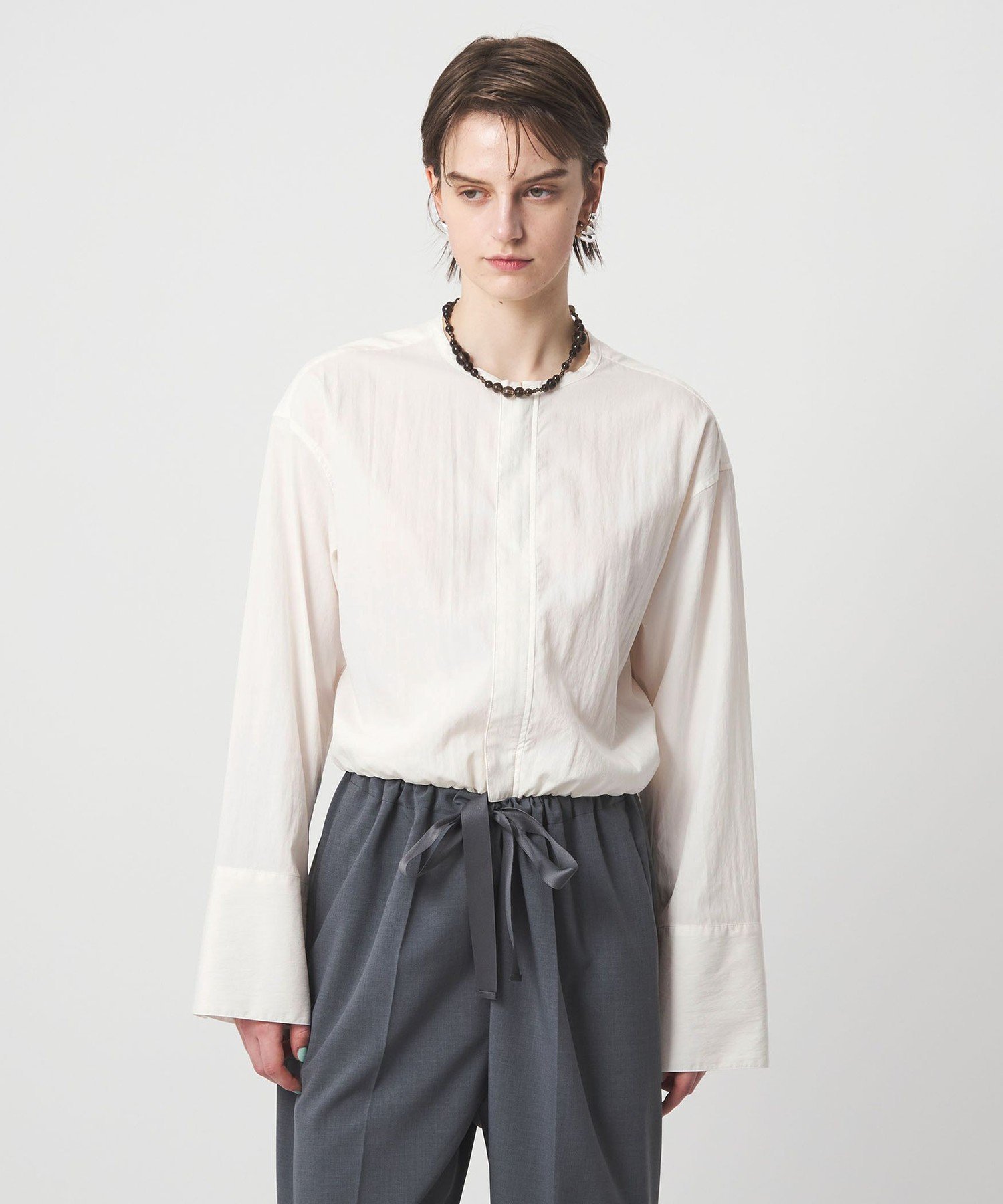＜ASTRAET＞ジップ ノーカラーブラウス ユナイテッドアローズ トップス シャツ・ブラウス ブラック ホワイト