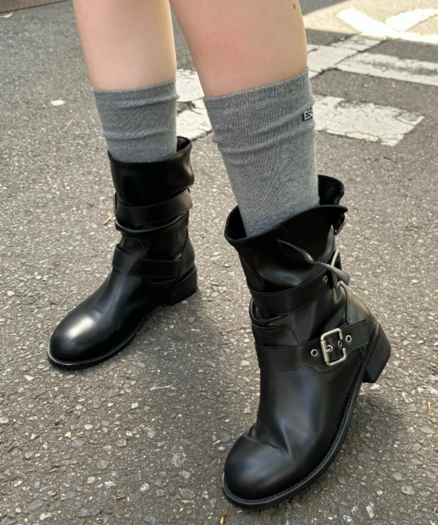 Chikashitsu + 【Chikashitsu +】belt strap middle boots ベルトブーツ ワンポイント ベルトブーツ ネバーマインドザエックスユー／チカシツプラス シューズ・靴 ブーツ ブラック【送料無料】