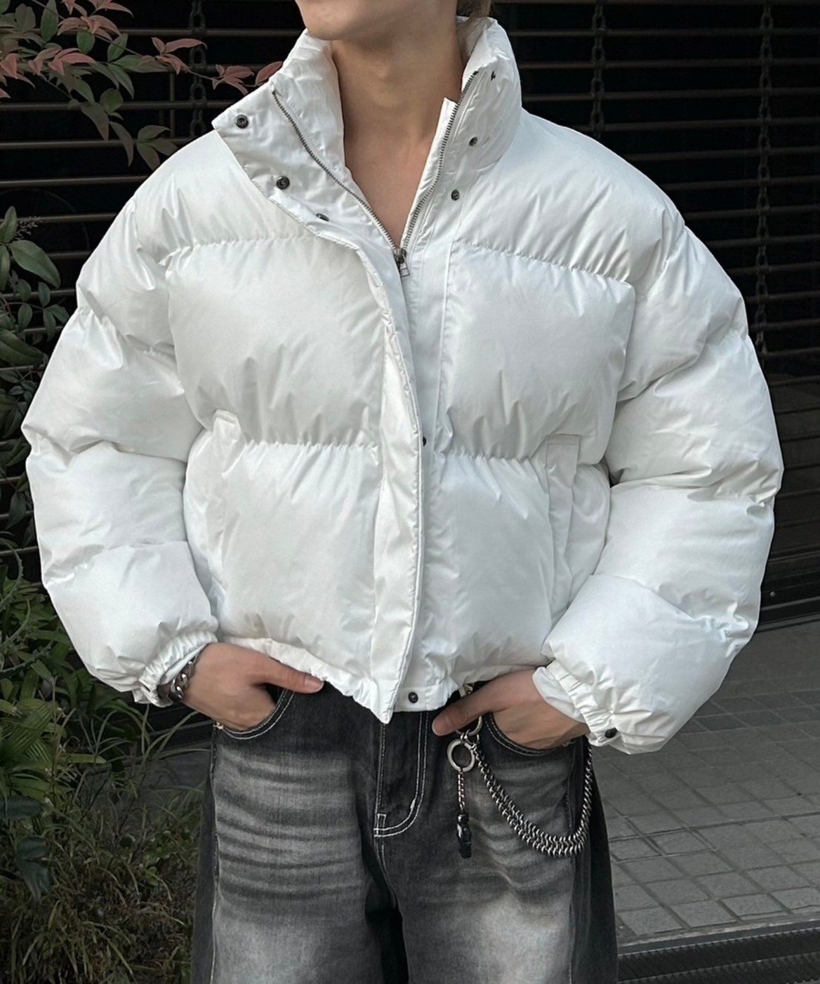 + 【Chikashitsu +】unisex cropped padded blouson ブルゾン アウター クロップ丈 ネバーマインドザエックスユー／チカシツプラス ジャケット・アウター ダウンジャケット・ダウンベスト ホワイト ブラック レッド グリーン