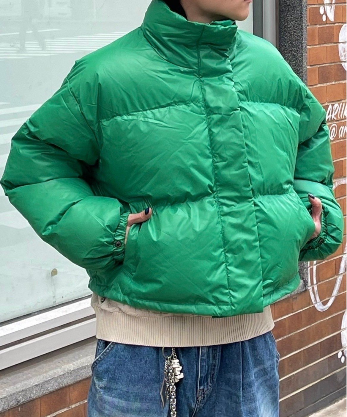 + 【Chikashitsu +】unisex cropped padded blouson ブルゾン アウター クロップ丈 ネバーマインドザエックスユー／チカシツプラス ジャケット・アウター ダウンジャケット・ダウンベスト ホワイト ブラック レッド グリーン