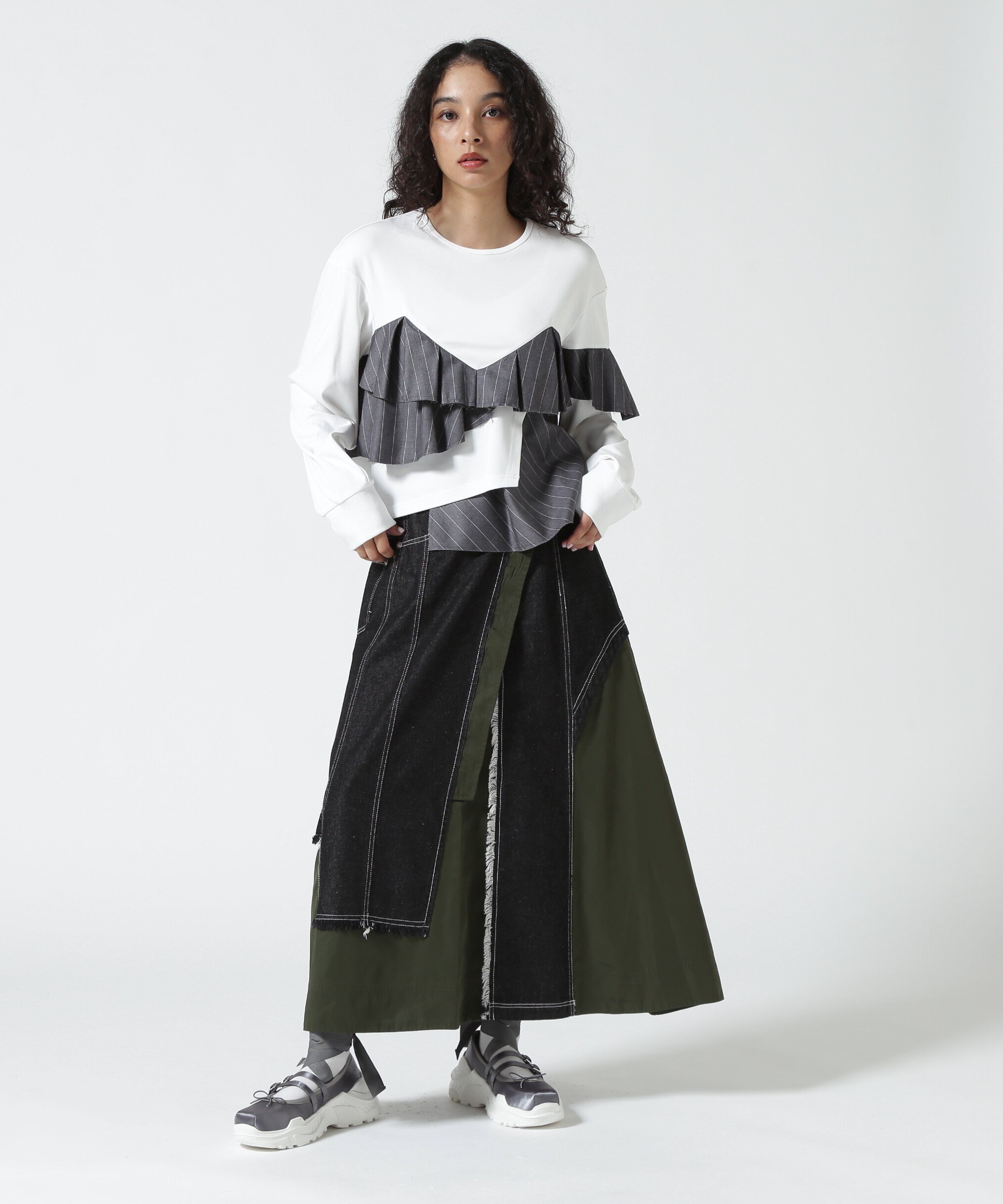 ROYAL FLASH AULA/アウラ/別注ストライプフリル切替トップス ロイヤルフラッシュ トップス カットソー・Tシャツ ブラック ホワイト