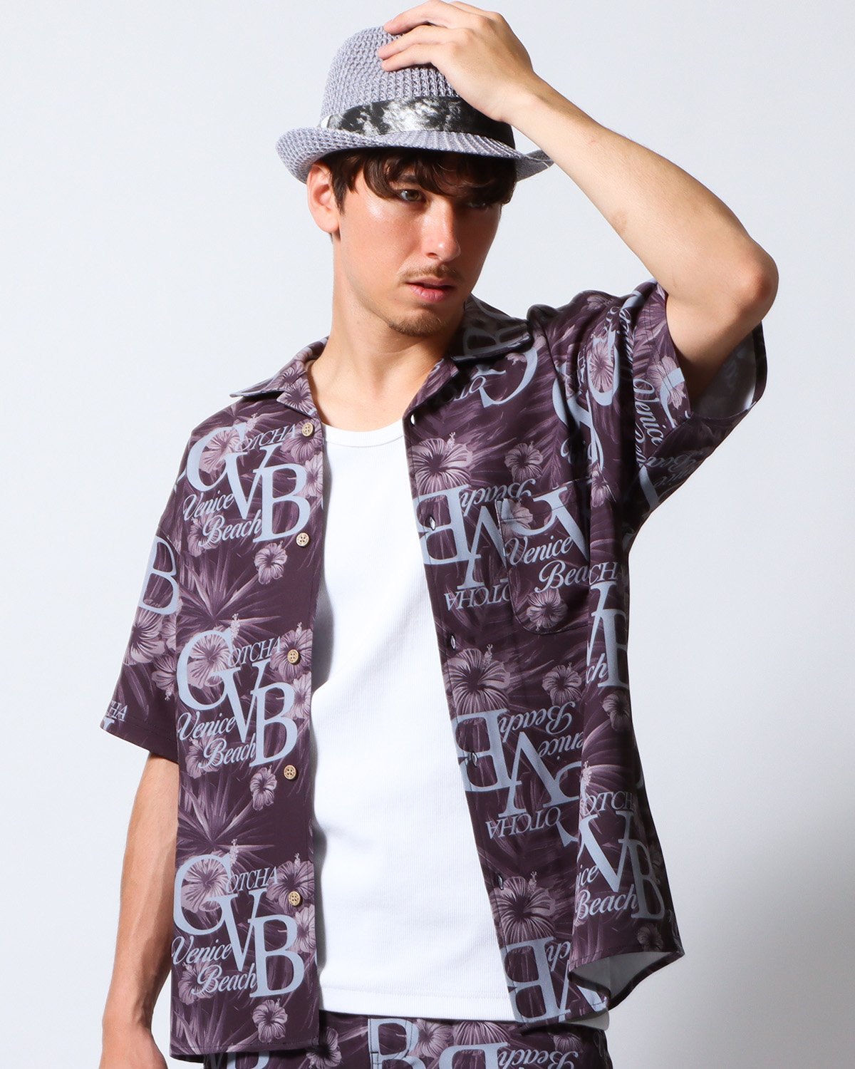 【GOTCHA GOLF ガッチャゴルフ】 ストレッチ リゾート ボタニカル 半袖シャツ ガッチャ トップス シャツ・ブラウス ベージュ ブラック