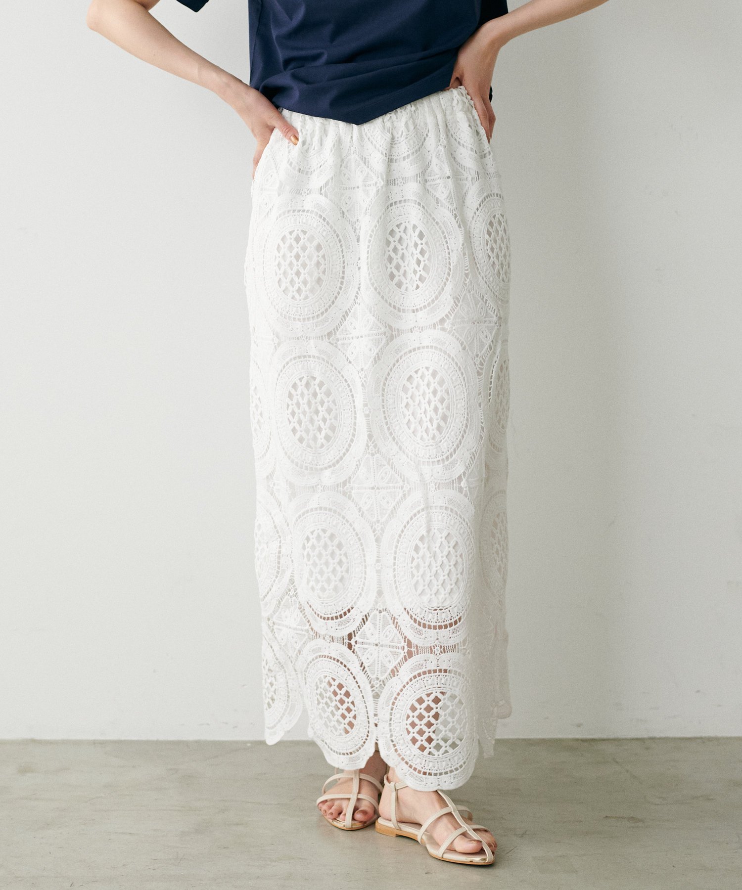 LARUTA 総レーススカート ラルータ スカート その他のスカート ブラック ホワイト【送料無料】のサムネイル