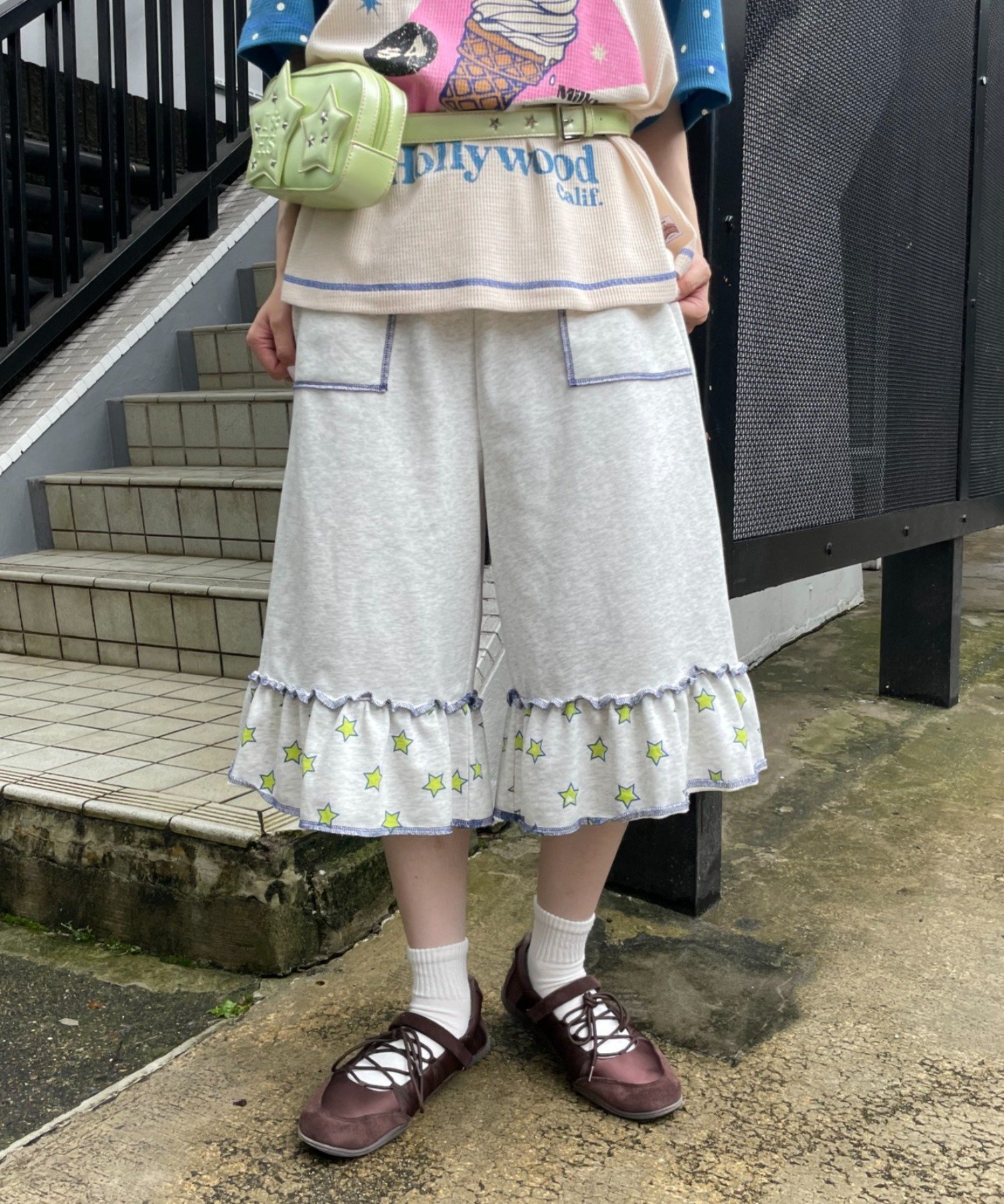 【HELLO.SANFRANCISCO】裾フリル星柄スウェットハーフパンツ チャオパニックティピー パンツ その他のパンツ グレー