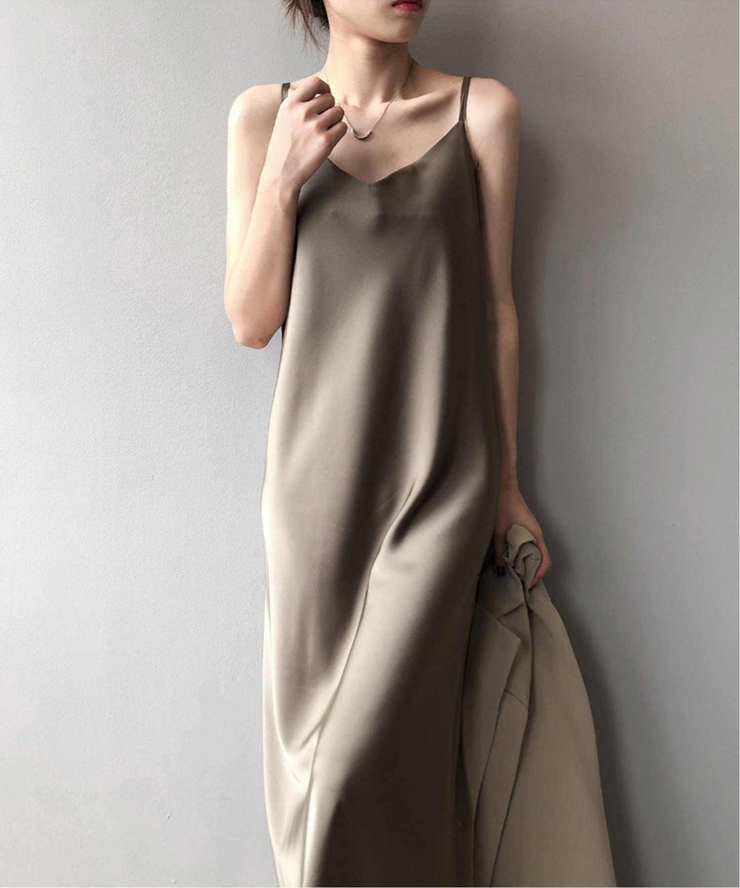 【SALE／30%OFF】aimoha - select - aimoha - select -/(W)キャミソールサテンワンピース アイモハ ワンピース・ドレス ワンピース カーキ ブラウン ブラックのサムネイル