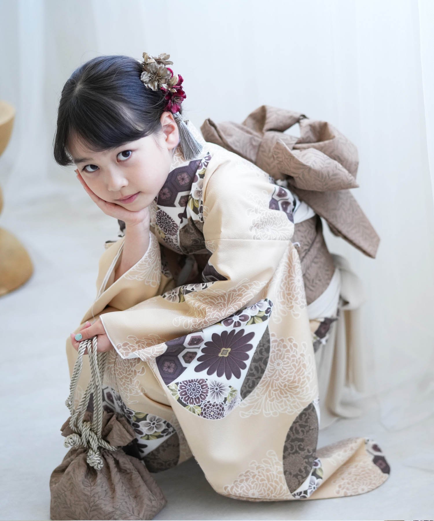 七五三7歳】モダンな古典柄など女の子の個性的でおしゃれな着物 七五三7歳】モダンな古典柄など女の子の個性的でおしゃれな着物