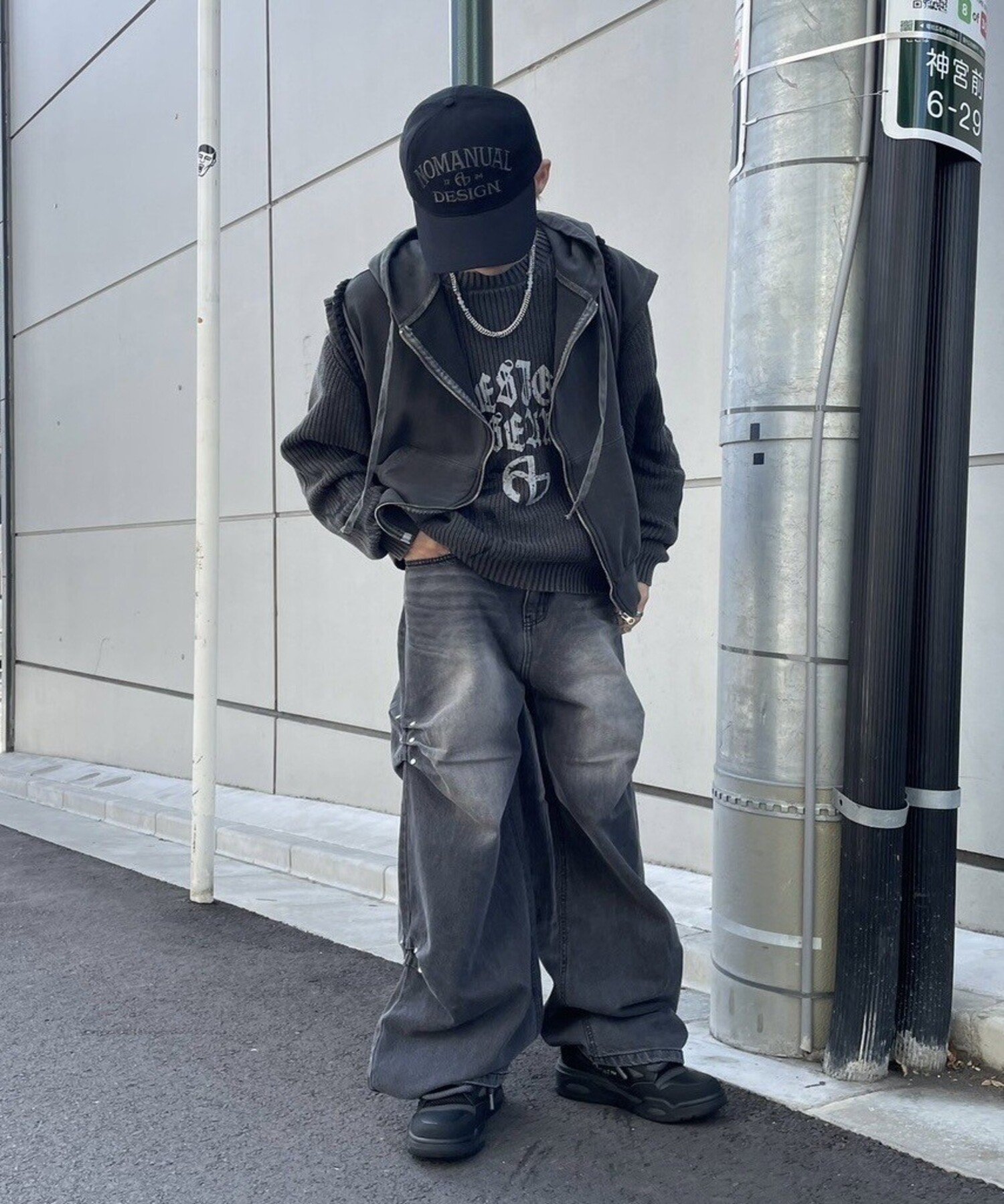 nmtc + 【nmtc +】side rivet denim pants ジーンズ ジーパン ワイドデニム ワイドパンツ ネバーマインドザエックスユー／チカシツプラス パンツ ジーンズ・デニムパンツ ブラック【送料無料】
