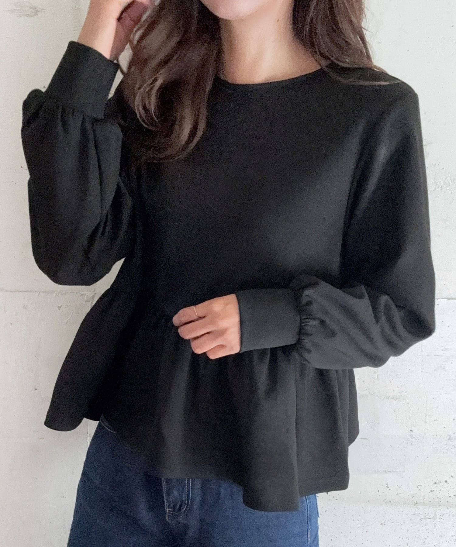 【SALE／40%OFF】JUNOAH 裾フリルプルオーバー ジュノア トップス パーカー・フーディー ベージュ ホワ..