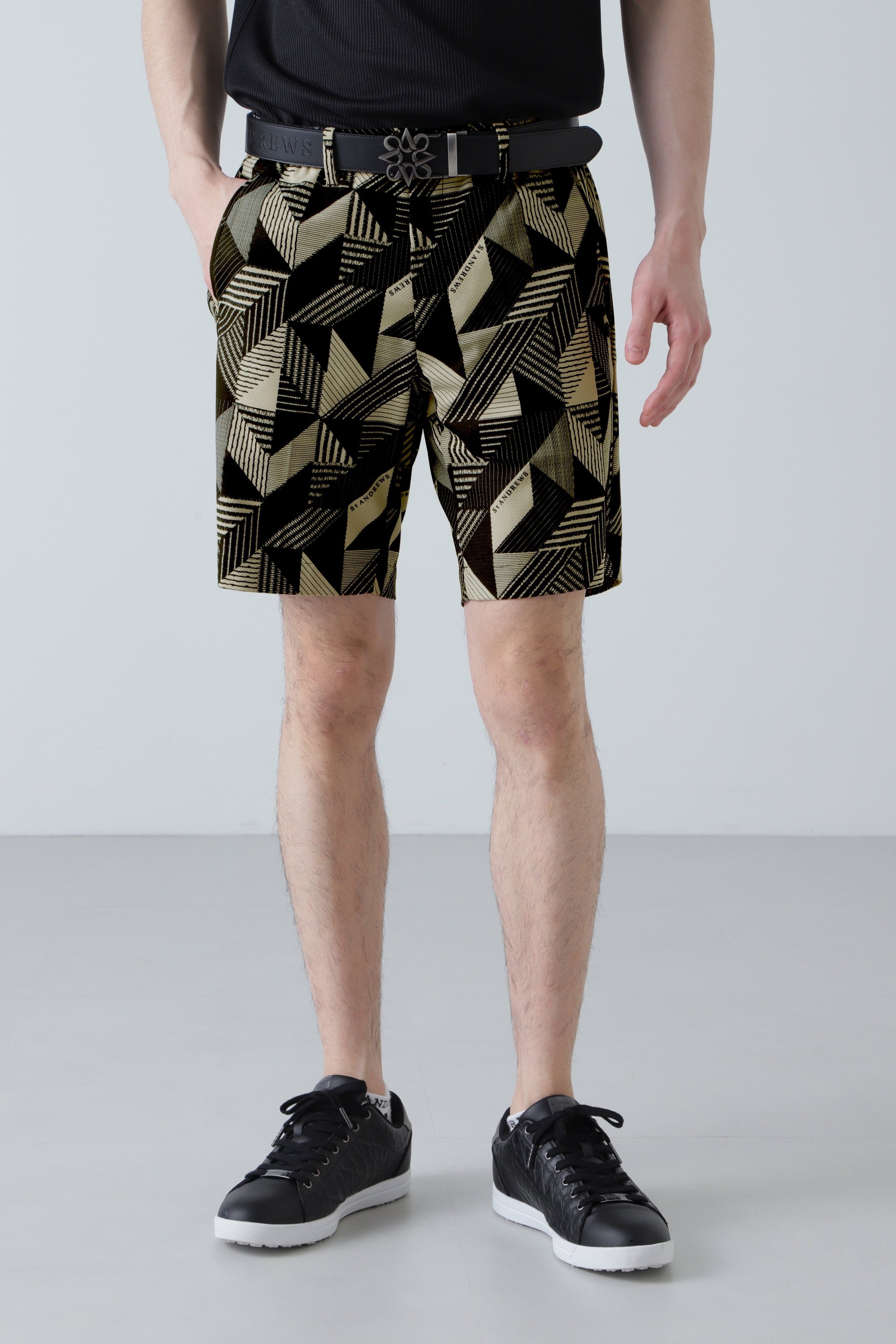 【SALE／60%OFF】St ANDREWS 幾何学柄プリントショートパンツ (MENS) セントアンドリュース トップス ベスト・ジレ ベージュ ホワイト【送料無料】