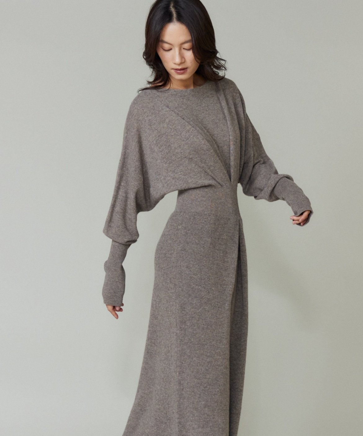 la veille by SUPERIOR CLOSET タックデザインニットワンピース イネド ワンピース・ドレス ワンピース グレー ベージュ