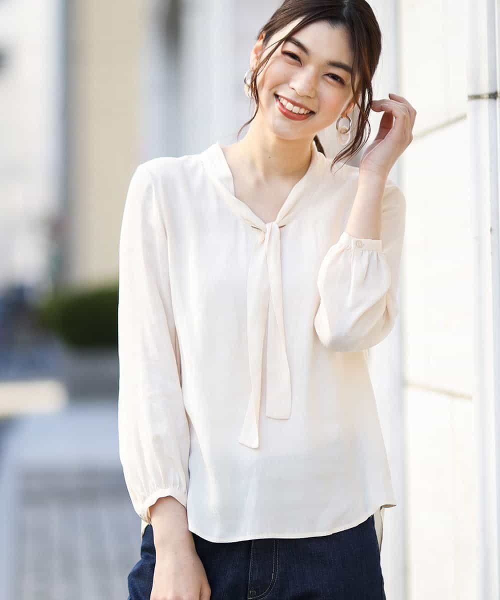 【SALE／50%OFF】a.v.v レオパードジャカード 棒タイブラウス アー・ヴェ・ヴェ トップス シャツ・ブラウス ベージュ ネイビーのサムネイル