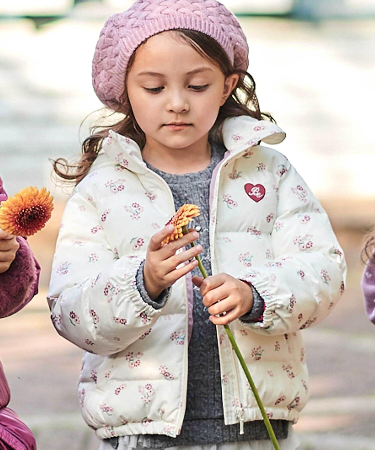 BeBe 【撥水加工】Girlyフラワープリントタフタフード中綿コート(90~150cm) ベベ オンライン ストア ジャケット・アウター ブルゾン・ジャンパー...