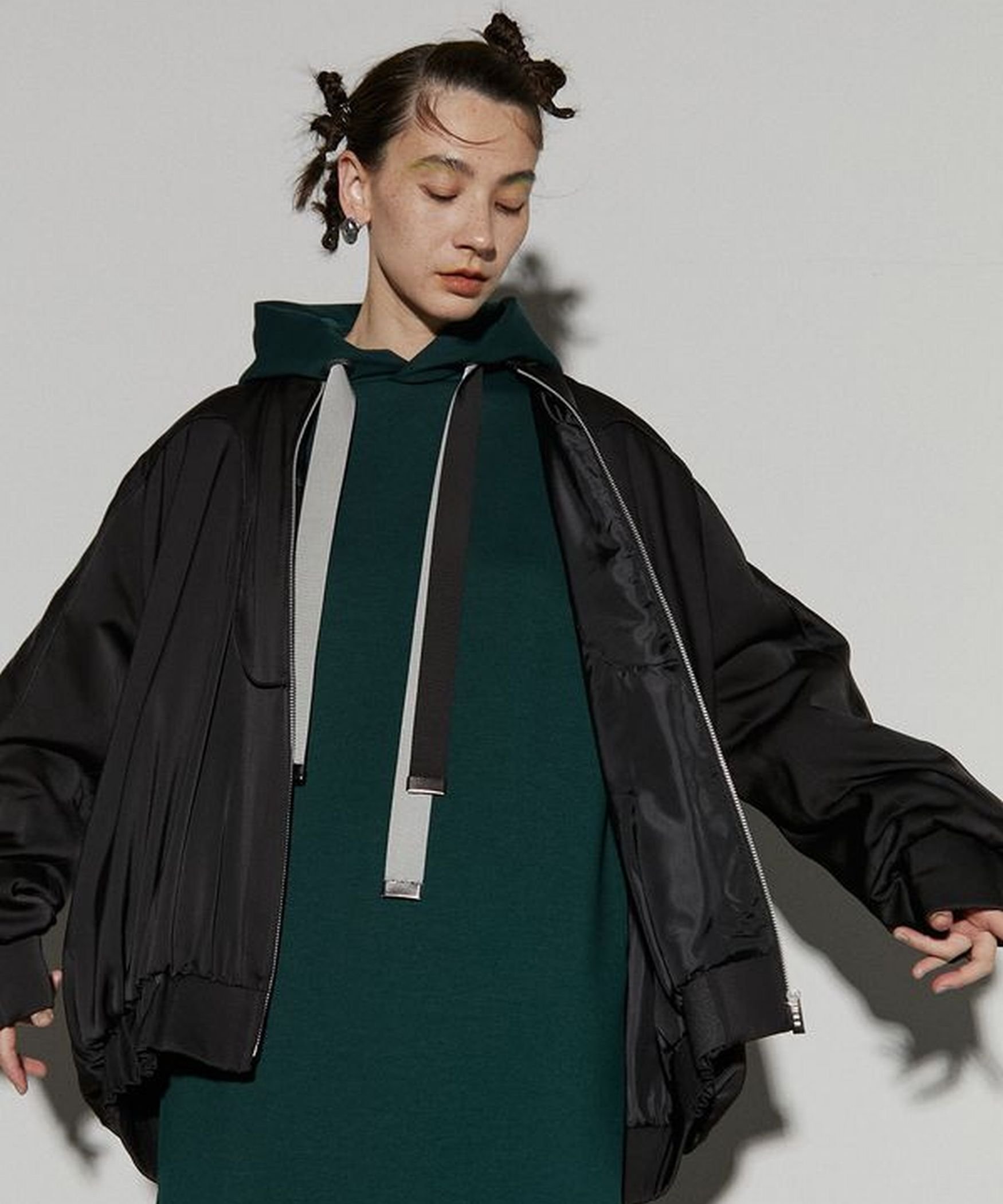 【SALE／30%OFF】ROYAL FLASH UN3D./アンスリード/TUCK GATHER VOLUME BZ ロイヤルフラッシュ ジャケット・アウター ブルゾン・ジャンパー ブラック【送料無料】のサムネイル