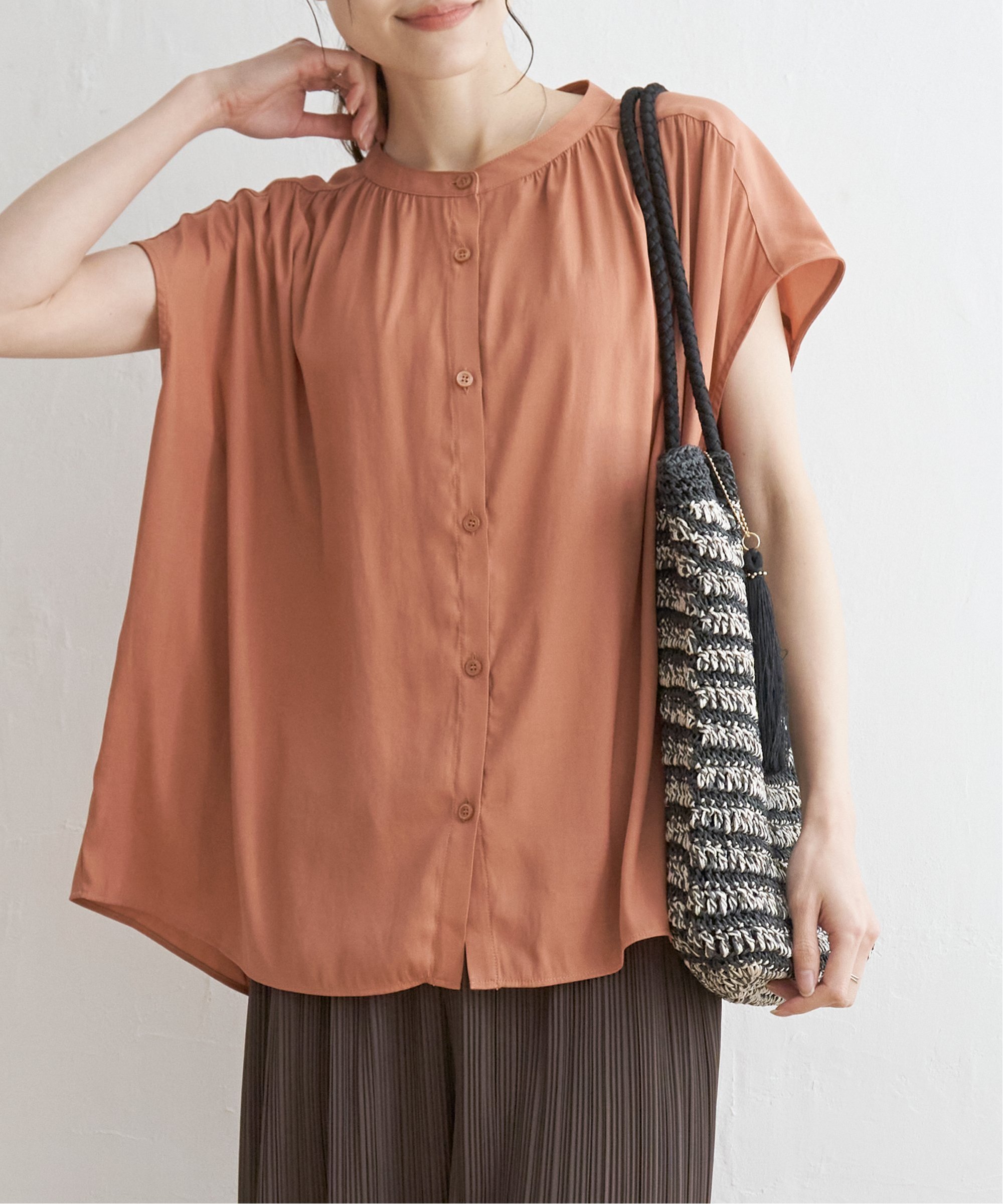 ikka 【セットアップ対応】カッセンギャザーフレンチ袖シャツ イッカ トップス シャツ・ブラウス ブラウン オレンジ グレー