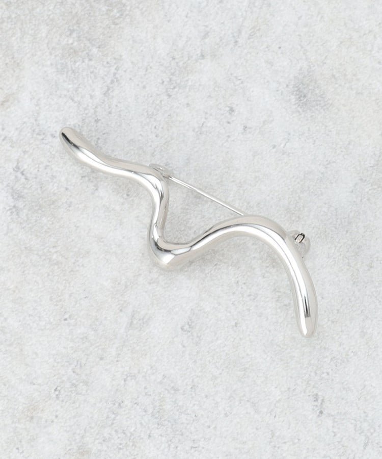 INDIVI 【セレモニー/デイリー】ニュアンスブローチ インディヴィ アクセサリー・腕時計 ブローチ・コサージュ・バッジ シルバー ゴールド