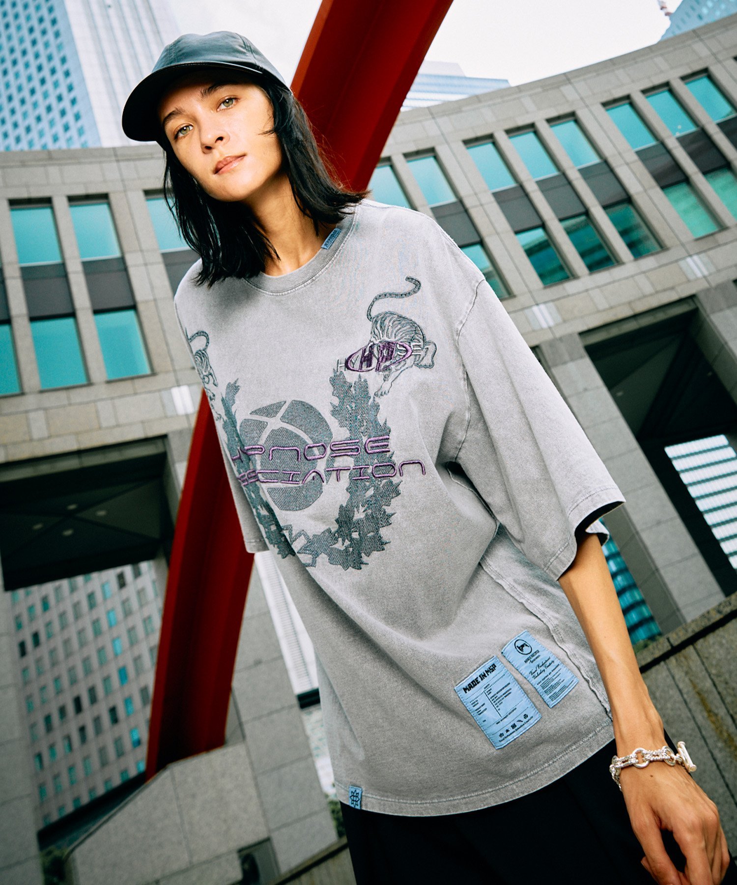 MAISON SPECIAL 「Tiger」Prime-Over Crew Neck T-Shirt メゾンスペシャル トップス カットソー・Tシャツ グレー ブラック【送料無料】のサムネイル