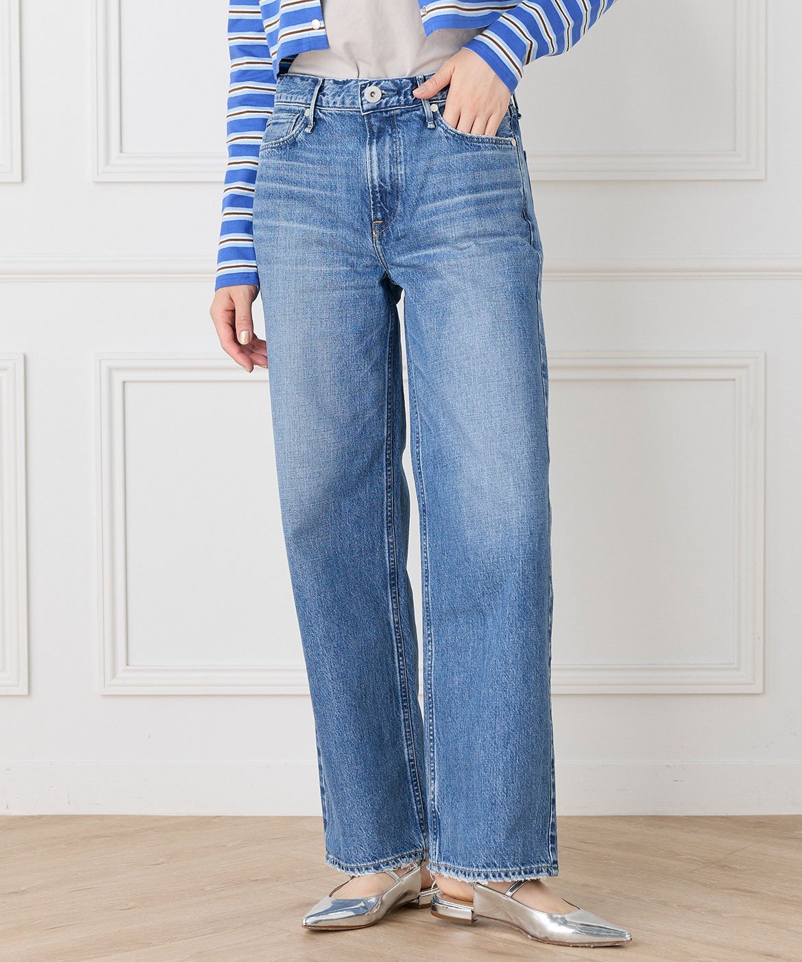 INED ワイドストレートデニムパンツ THE NIECE MID-RISE《upper hights》 イネド パンツ ジーンズ・デニムパンツ ブルー ベージュ