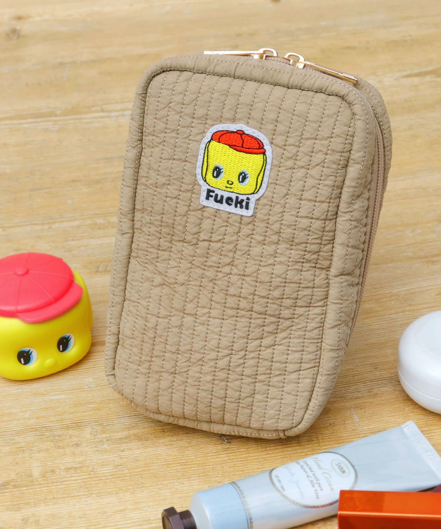 A.M.S. ポーチ 化粧ポーチ メイクポーチ フエキくん ミラー 縦型 ヌビ キルト フエキ エー.エム.エス. 財布・ポーチ・ケース ポーチ グレー イエロ...