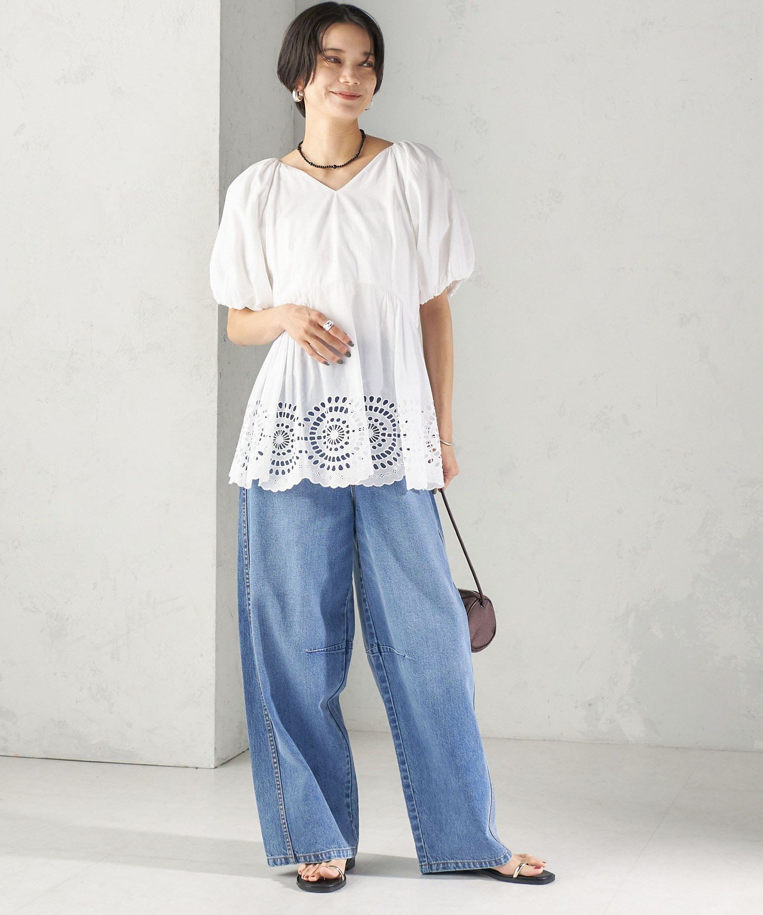 WOMEN ＜洗濯機可能＞Sohana: シフリー 刺繍 Vネック ペプラム ブラウス シップス トップス シャツ・ブラウス ホワイト