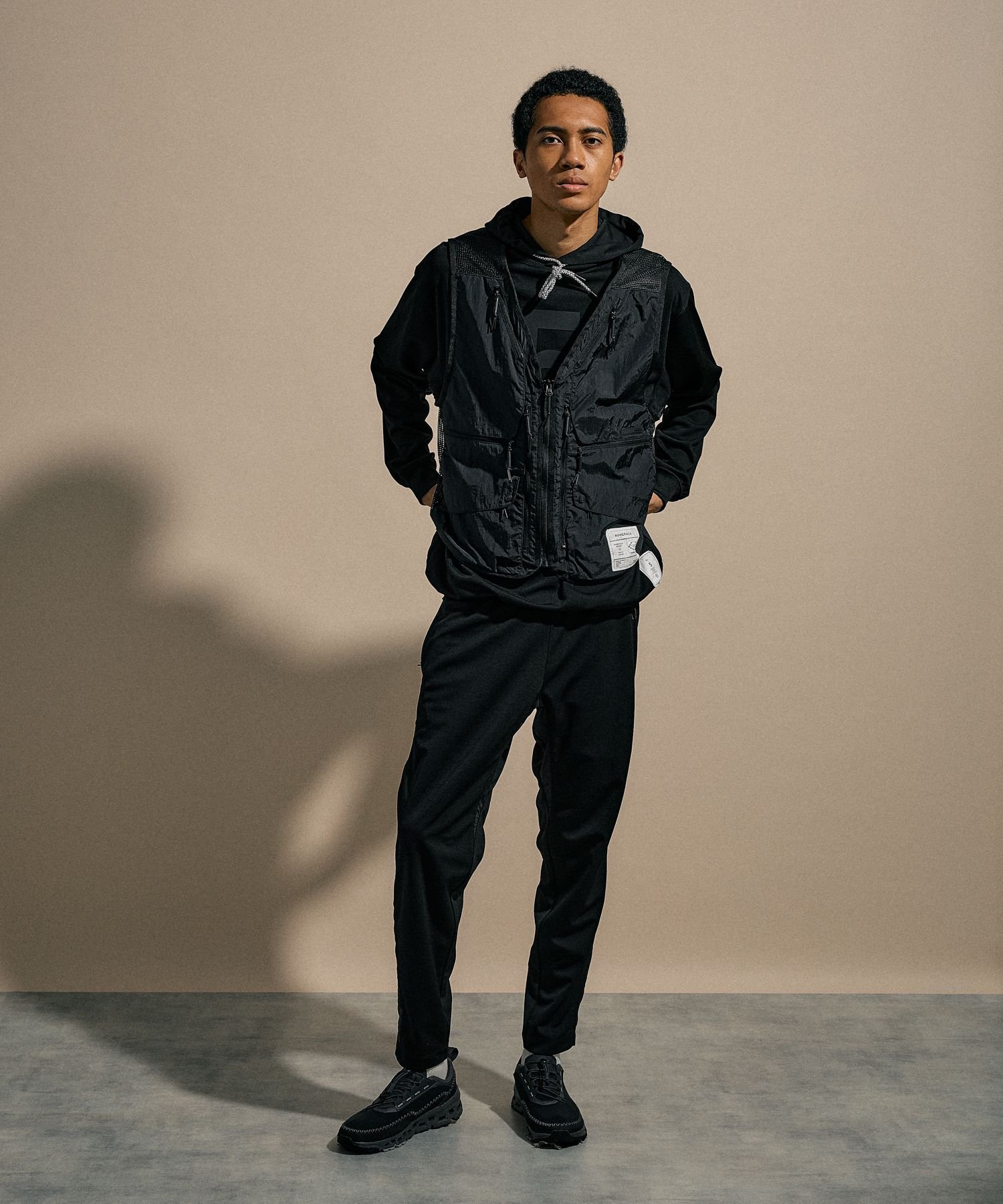 NUMERALS [NUMERALS]MOLDED JERSEY PANEL PANT ニコアンド パンツ その他のパンツ ブラック