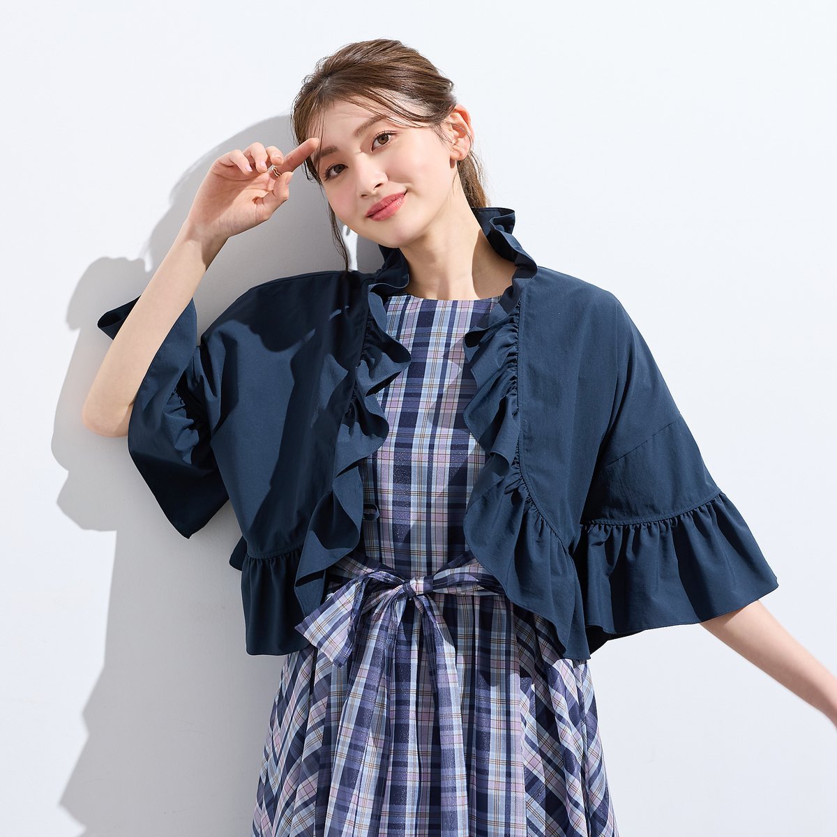 Rose Tiara 【接触冷感/UVカット/遮熱】ラッフルボレロ ローズティアラ ジャケット・アウター その他のジャケット・アウター ホワイト ネイビー