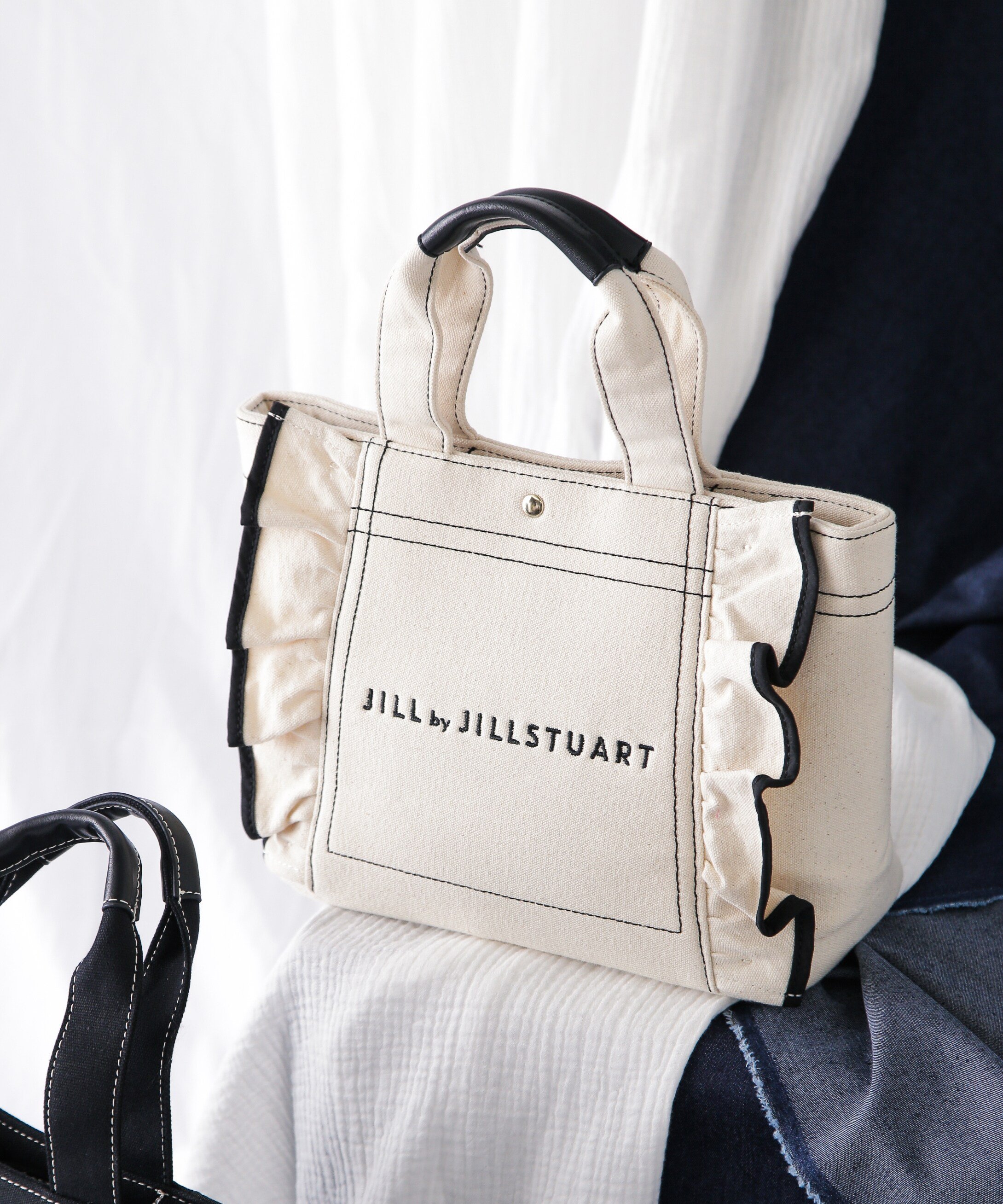 JILL by JILL STUART フリルトート小 ジル バイ ジル スチュアート バッグ その他のバッグ ホワイト ブラック ブラウン【送料無料】 1