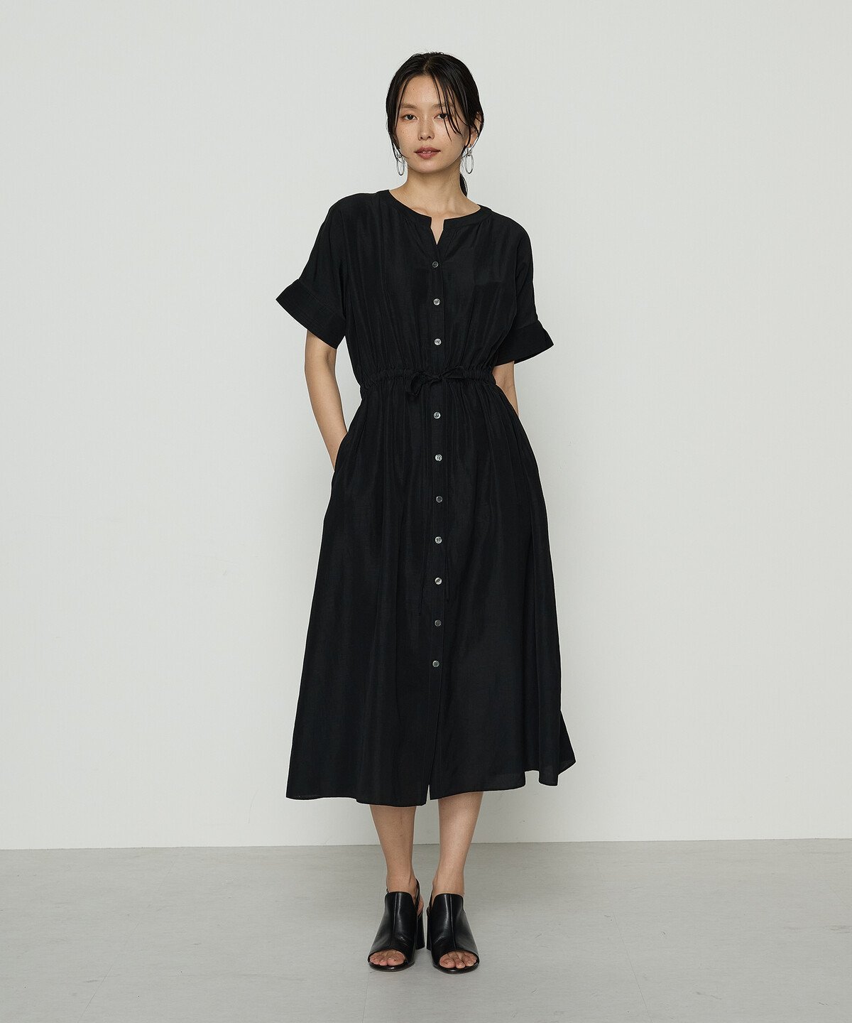 Gabardine K.T + [ +サイズ ] アセテートリネンタッサー ヘンリーネックワンピース コムサ ワンピース・ドレス ワンピース ブラック ネイビー【送料無料】