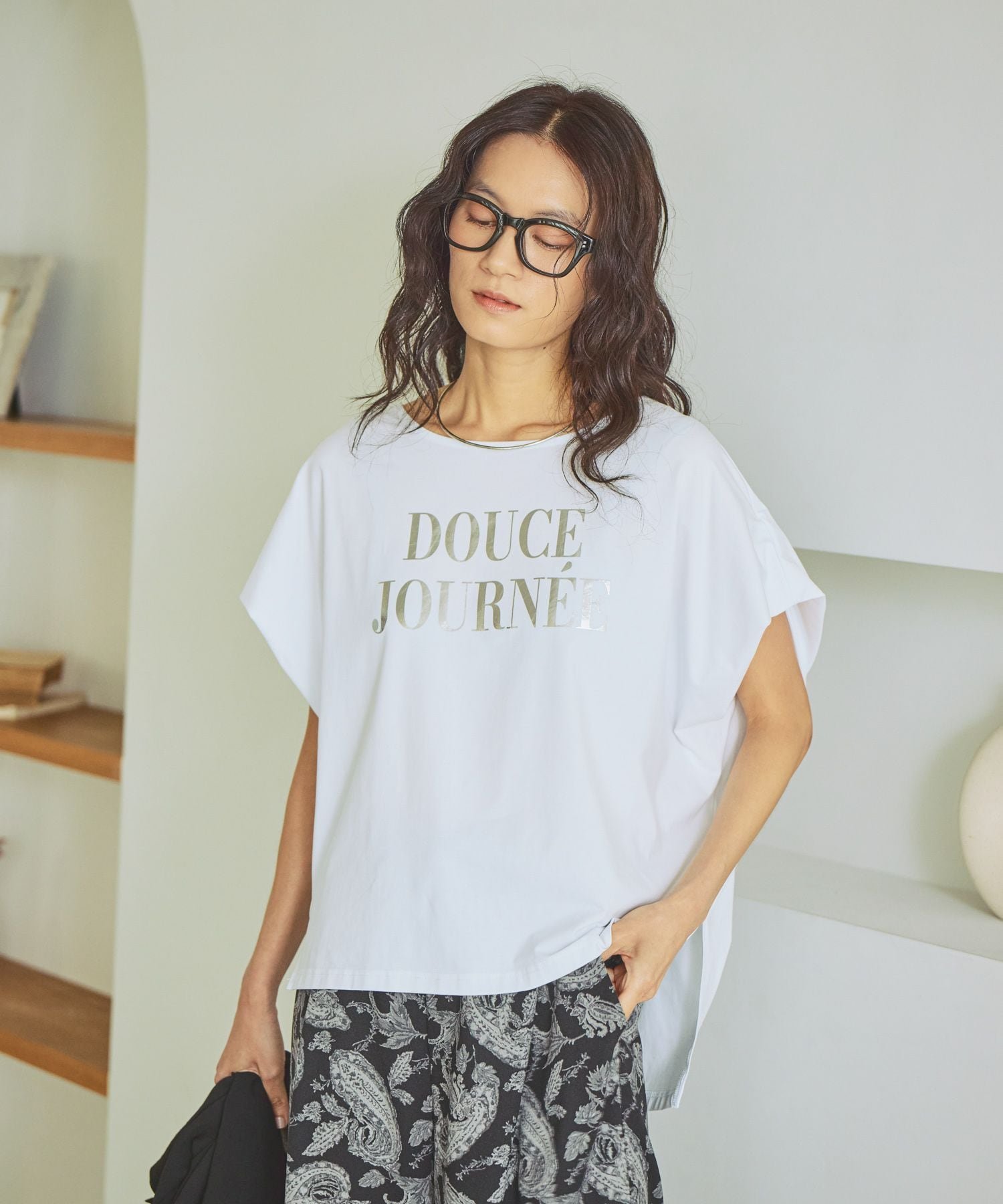 ＜誰でも似合う神Tシャツ＞骨格ロゴTシャツ/881669 エルーラ トップス カットソー・Tシャツ ホワイト ブラック ピンク