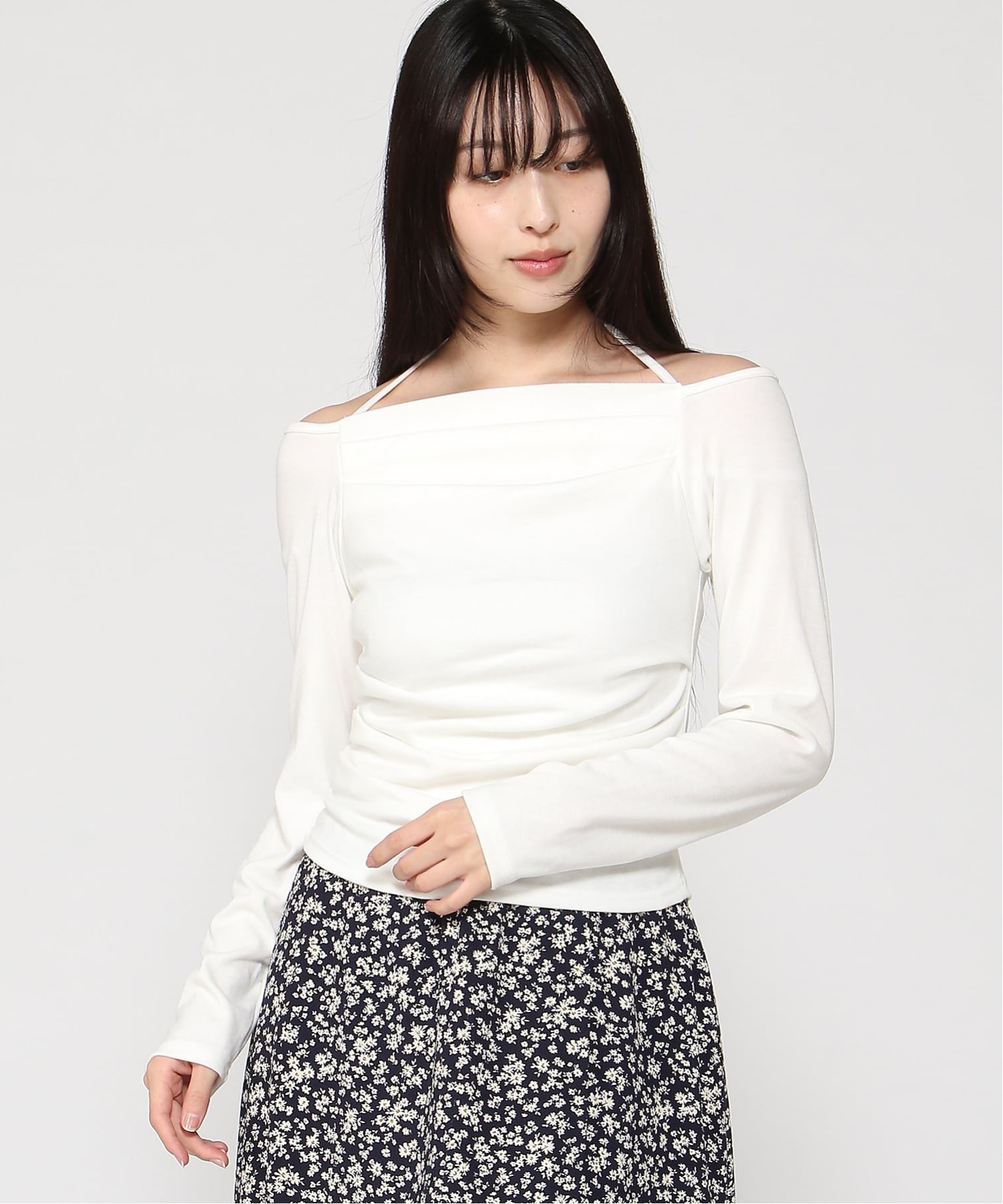 VIVIDLADY VIVIDLADY/(W)ホルターネックオフショルダードレープトップス ビビッドレディー トップス カットソー・Tシャツ ホワイト ブラック グレー