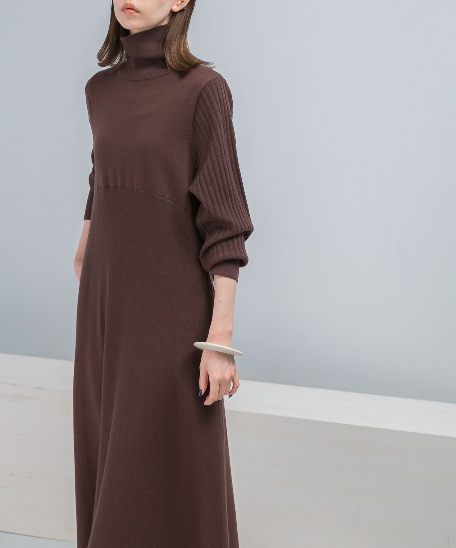 URBAN RESEARCH ROSSO 『WEB限定』『再入荷予定カラー』タートルネックデザインスリーブワンピース アーバンリサーチロッソ ワンピース・ドレス ワンピース ブラウン ネイビー レッド グレー【送料無料】のサムネイル