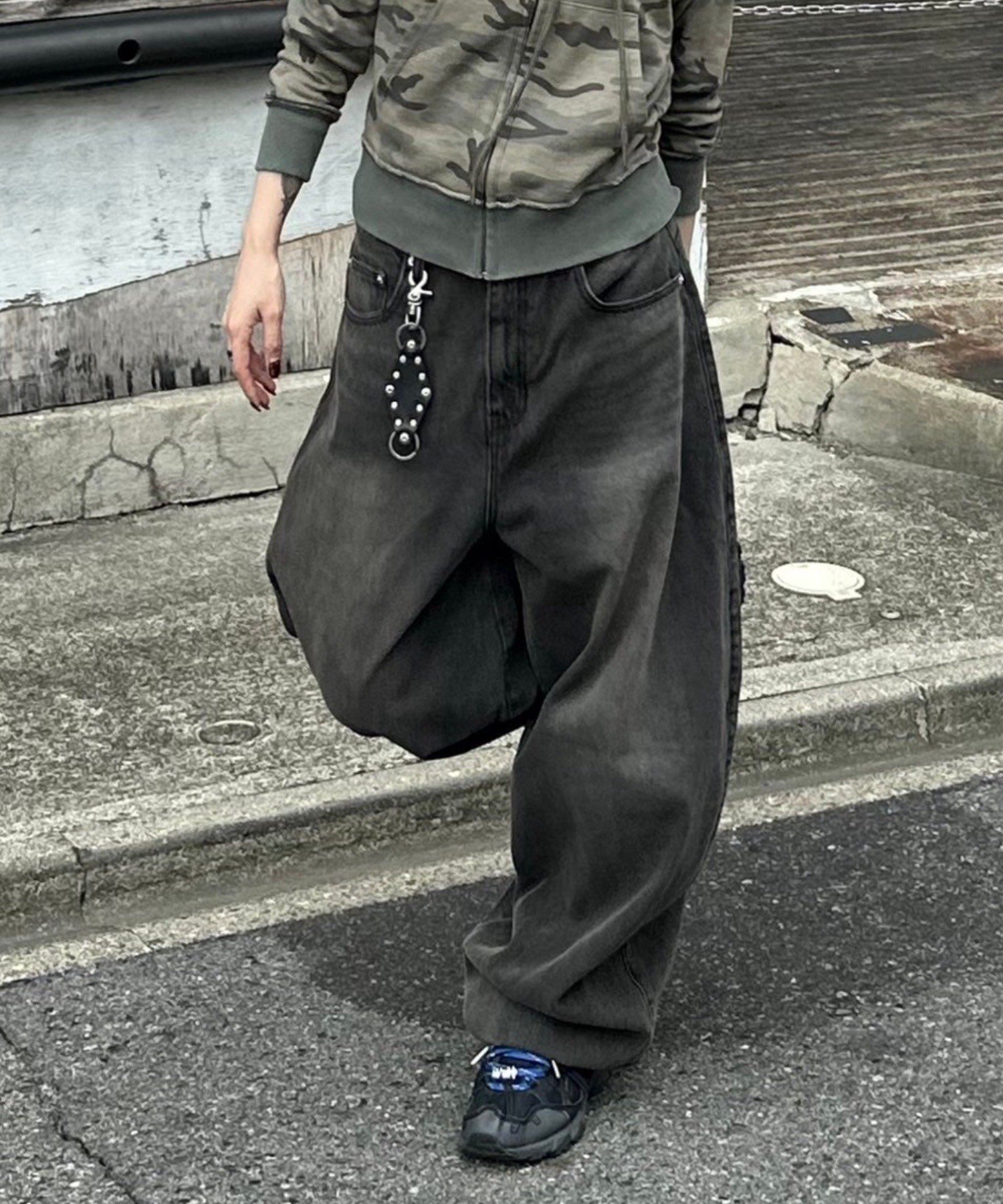 Chikashitsu + 【Chikashitsu +】super buggy denim pants / デニム ジーンズ ジーパン パンツ ネバーマインドザエックスユー／チカシツプラス パンツ ジーンズ・デニムパンツ ブラック ブルー イエロー【送料無料】