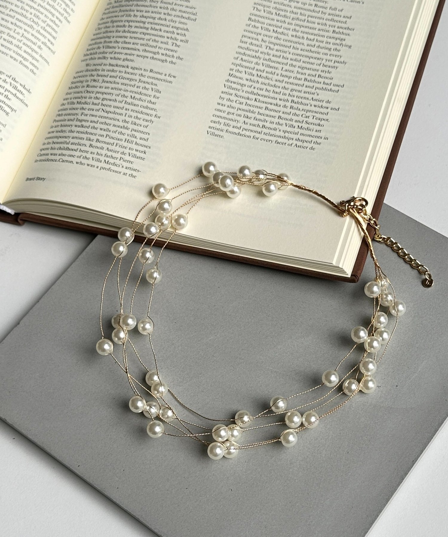 Thevon. 【heilly】ボリュームパールショートネックレス ゼヴォン アクセサリー・腕時計 リング・指輪 ゴールド【送料無料】