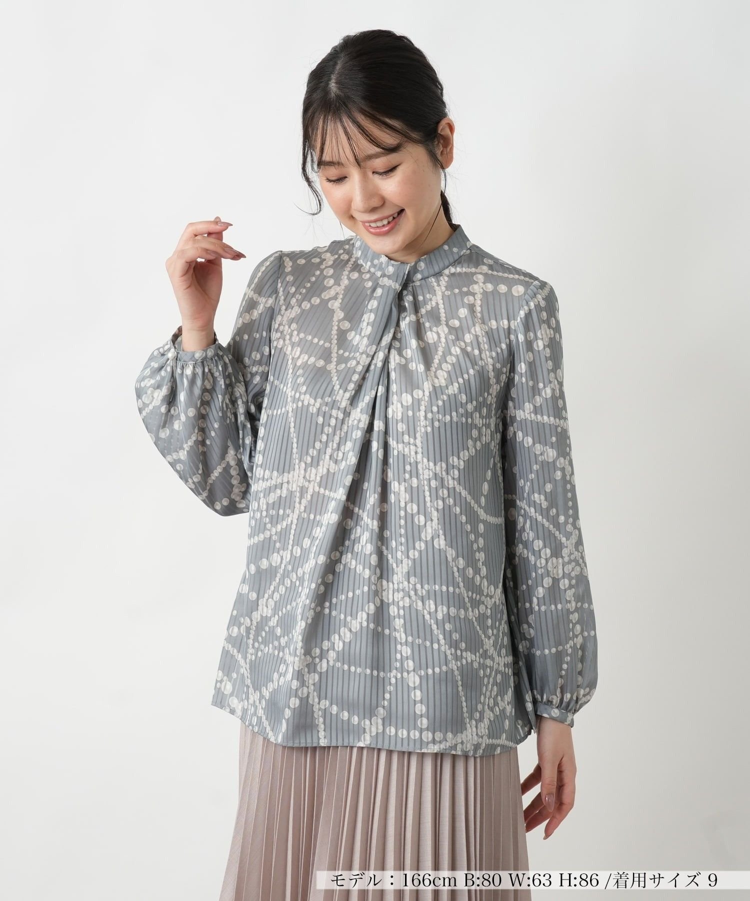 Leilian プリントタックブラウス レリアン トップス シャツ・ブラウス グレー ネイビー