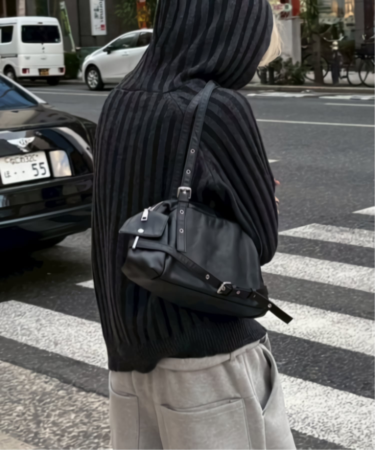 + 【Chikashitsu +】vintage belt shoulder bag / ショルダーバック 鞄 ネバーマインドザエックスユー／チカシツプラス バッグ ショルダーバッグ ブラック