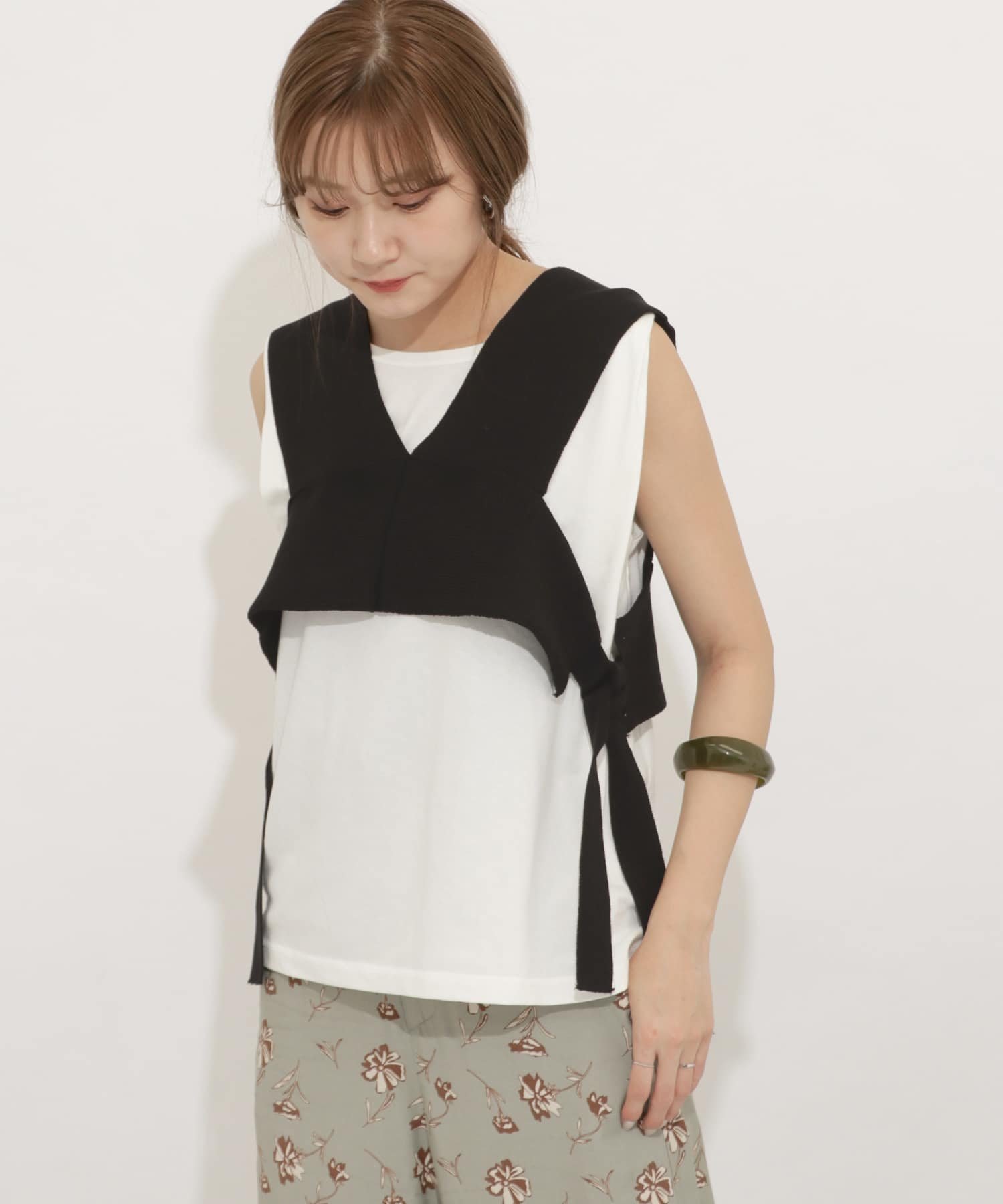 【SALE/73%OFF】SENSE OF PLACE Vネックサイドリボンビスチェ センス オブ プレイス トップス ニット グレー ブラウン ブラック